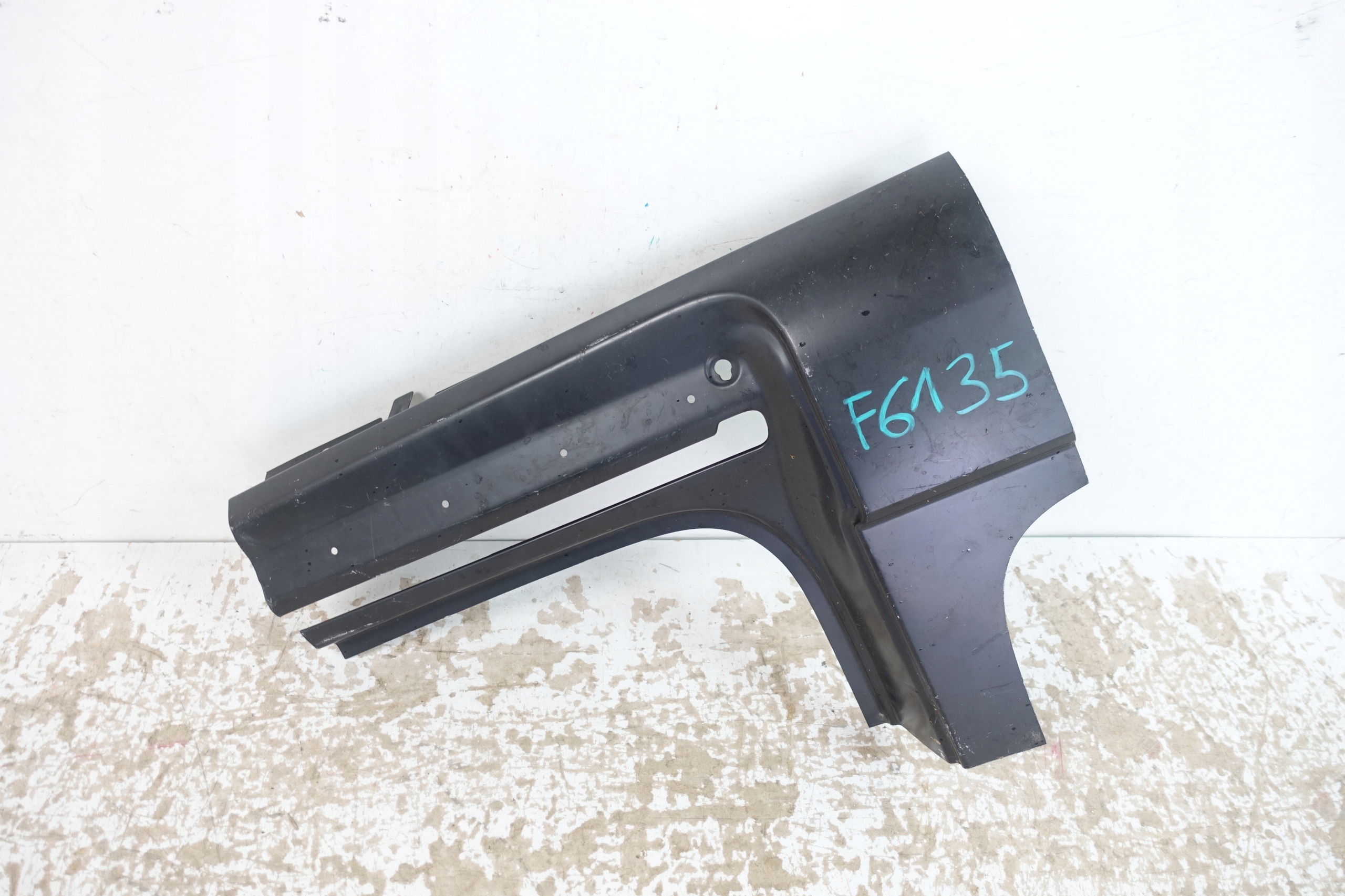 VW CADDY III 2015- side roofs pillar left rear part