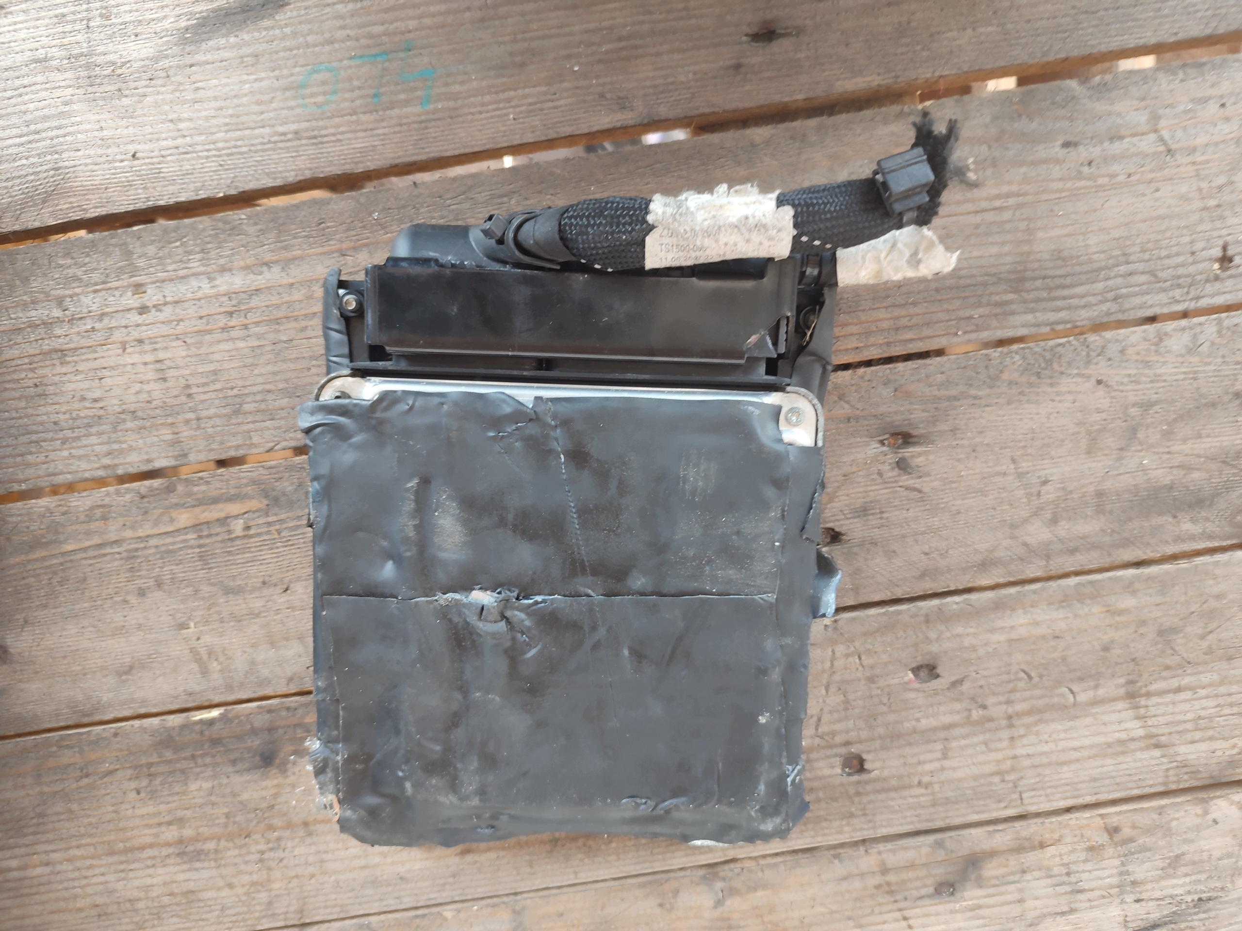 AUDI Q7 4L 3.0 TDI - computer control unit of the engine 4L0910401M