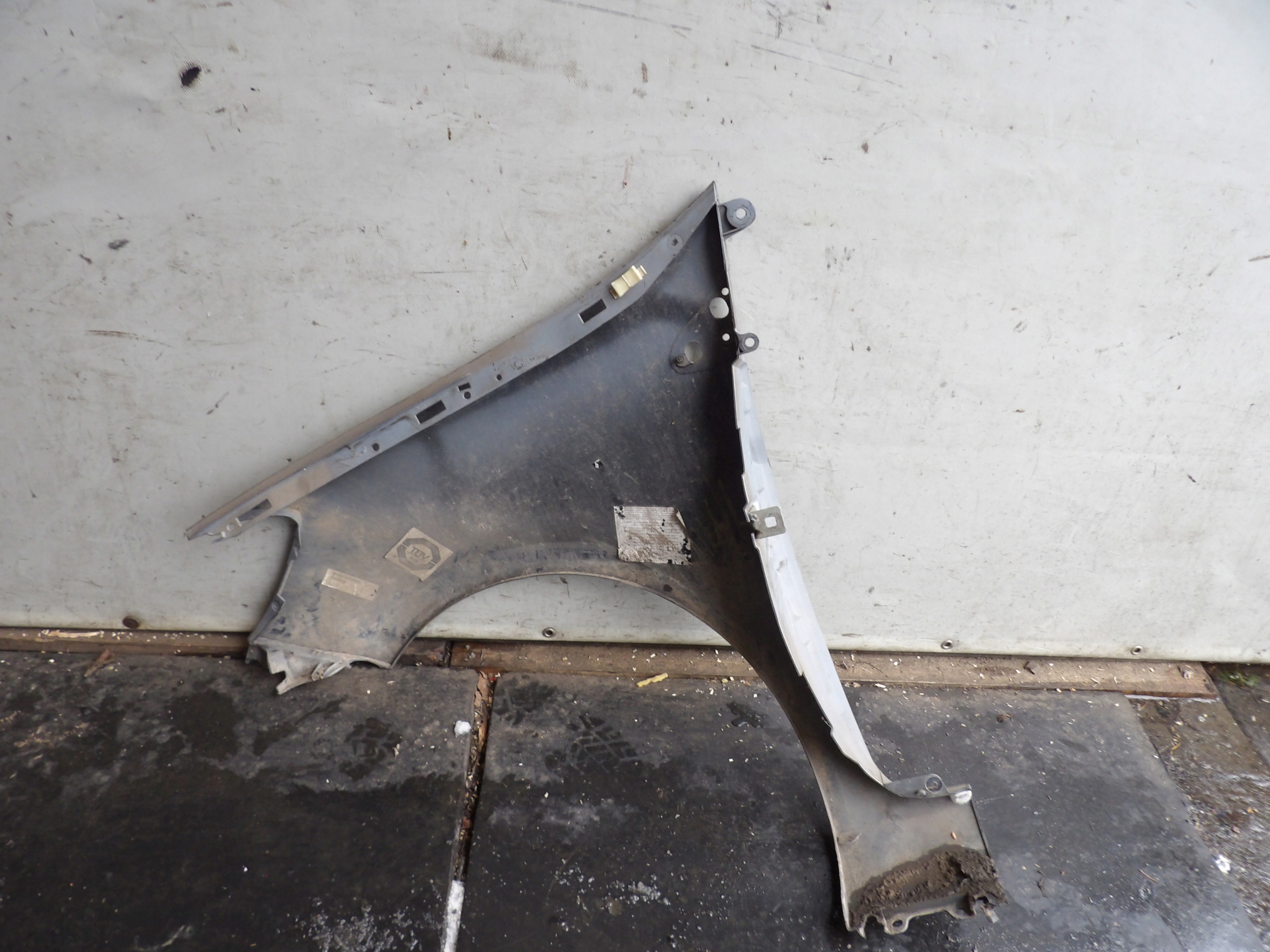 Renault Clio III fender front right lak. TEHNK