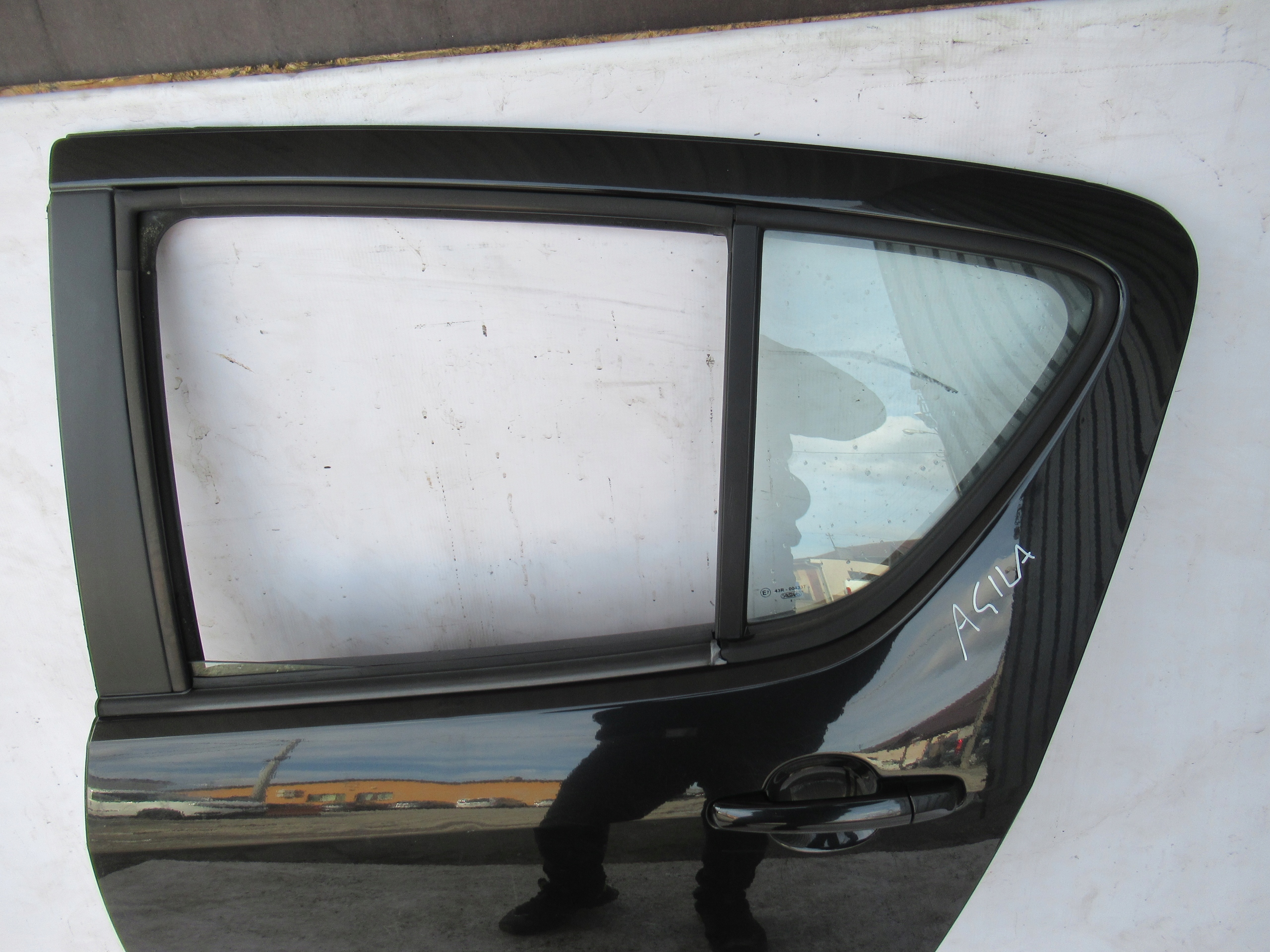 door rear part rear. left AGILA B SPLASH 08