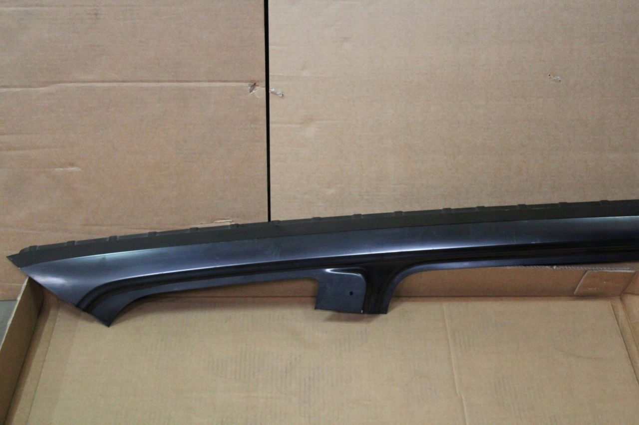 VW ATLAS PROFIL WYKROJU DRZWI NAD SLUPIEM C Car type 4x4 SUV