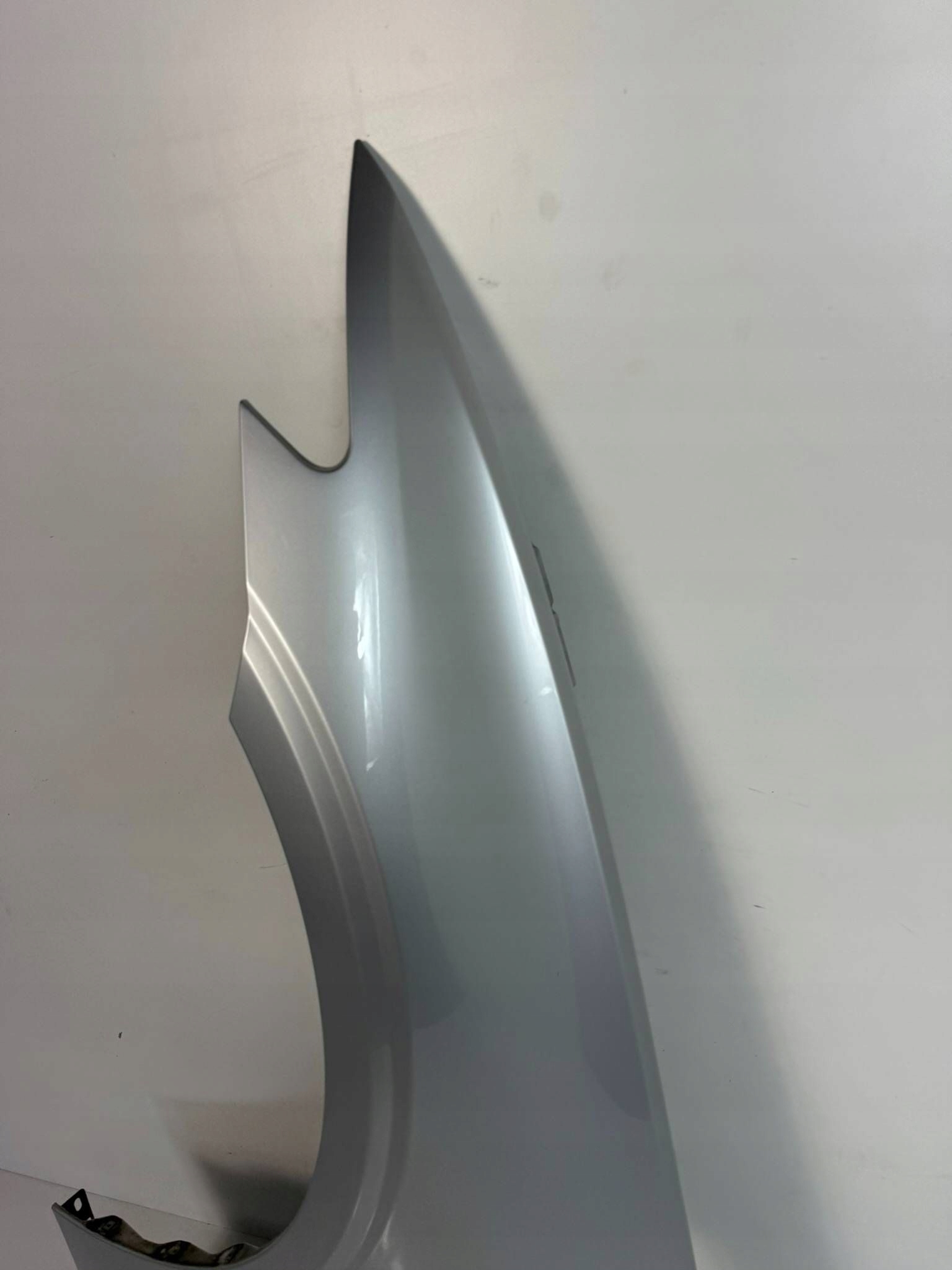 Volvo V60 II 2022 fender front left 32219763 711