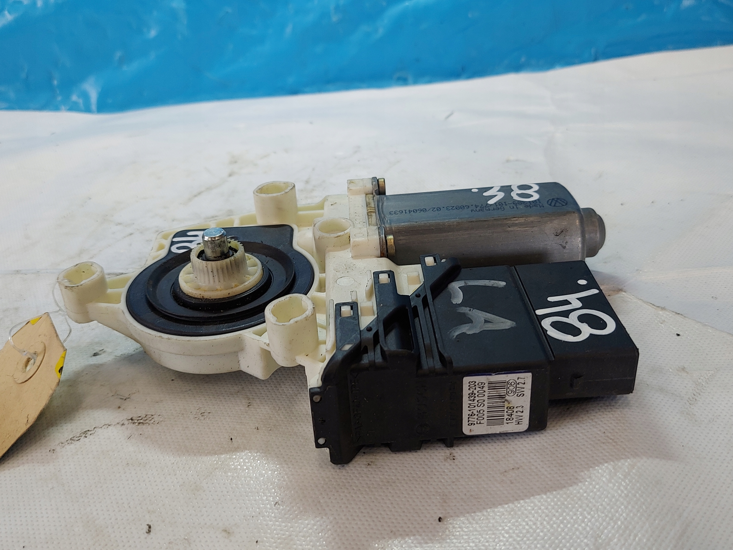 engine lifting windows GOLF IV 9776101439203 left TYLL