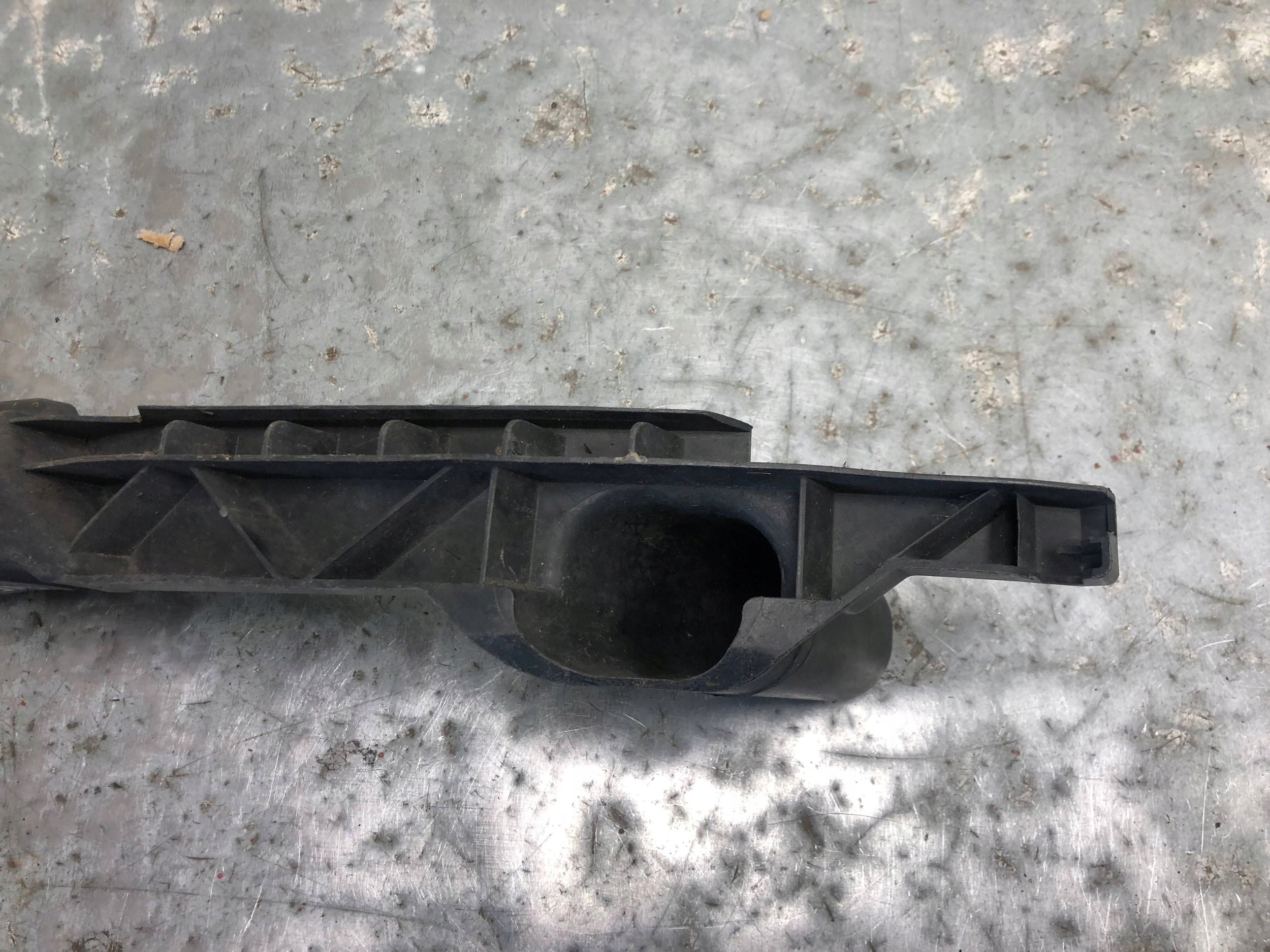 bumper bracket left front VW GOLF V 1K0807889A