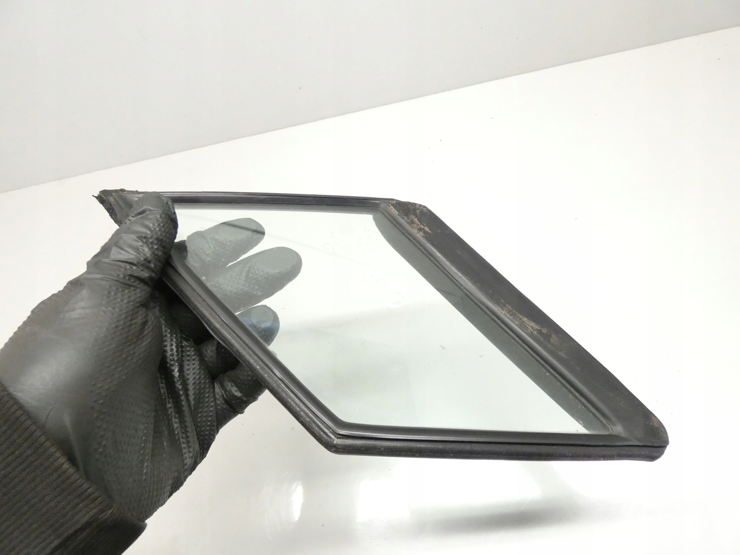 window door left front MALA MAZDA 5 and CR19 LIFT 07-10