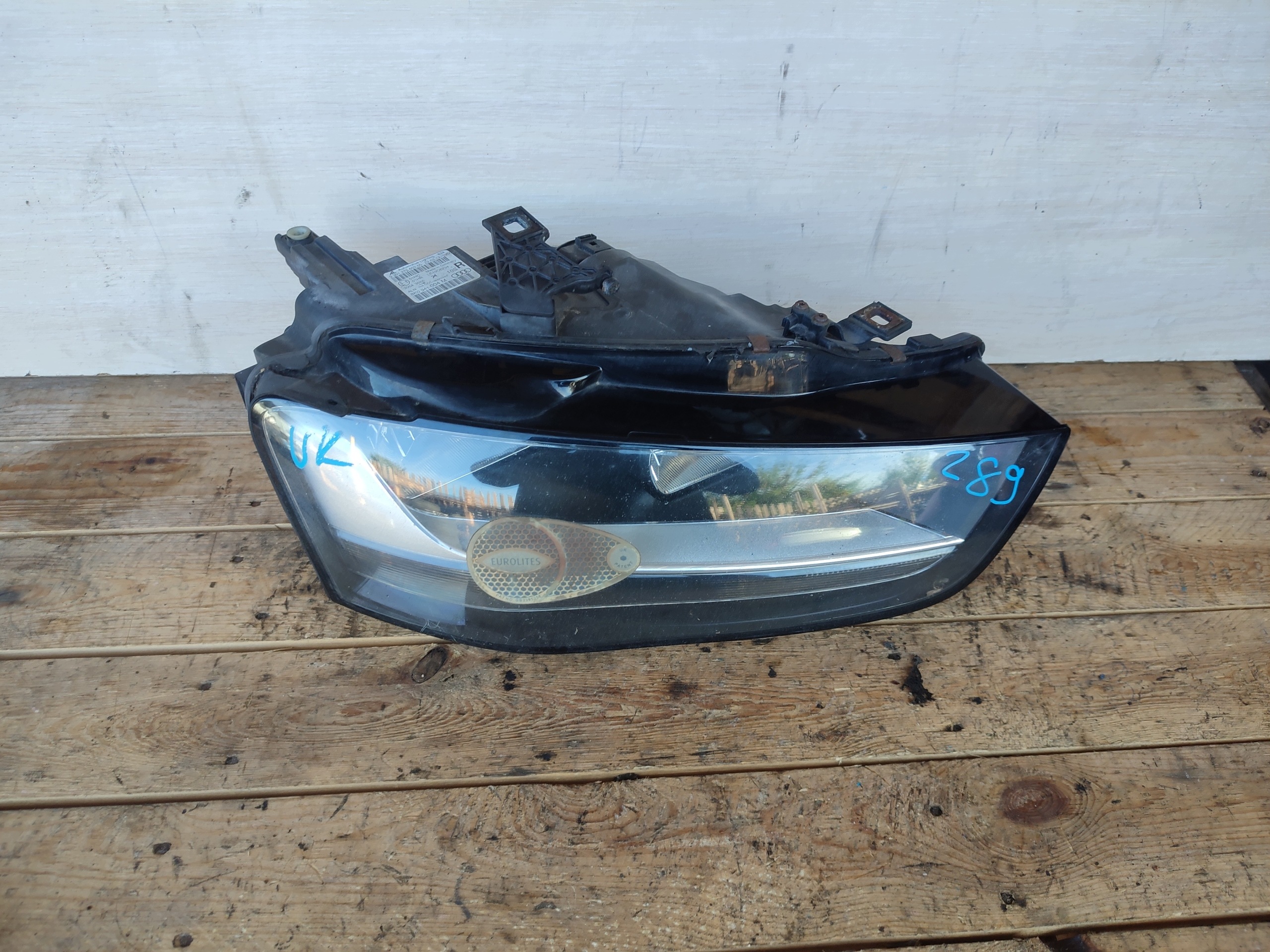 far desna prednja AUDI A4 B8 8K 8K0941004M