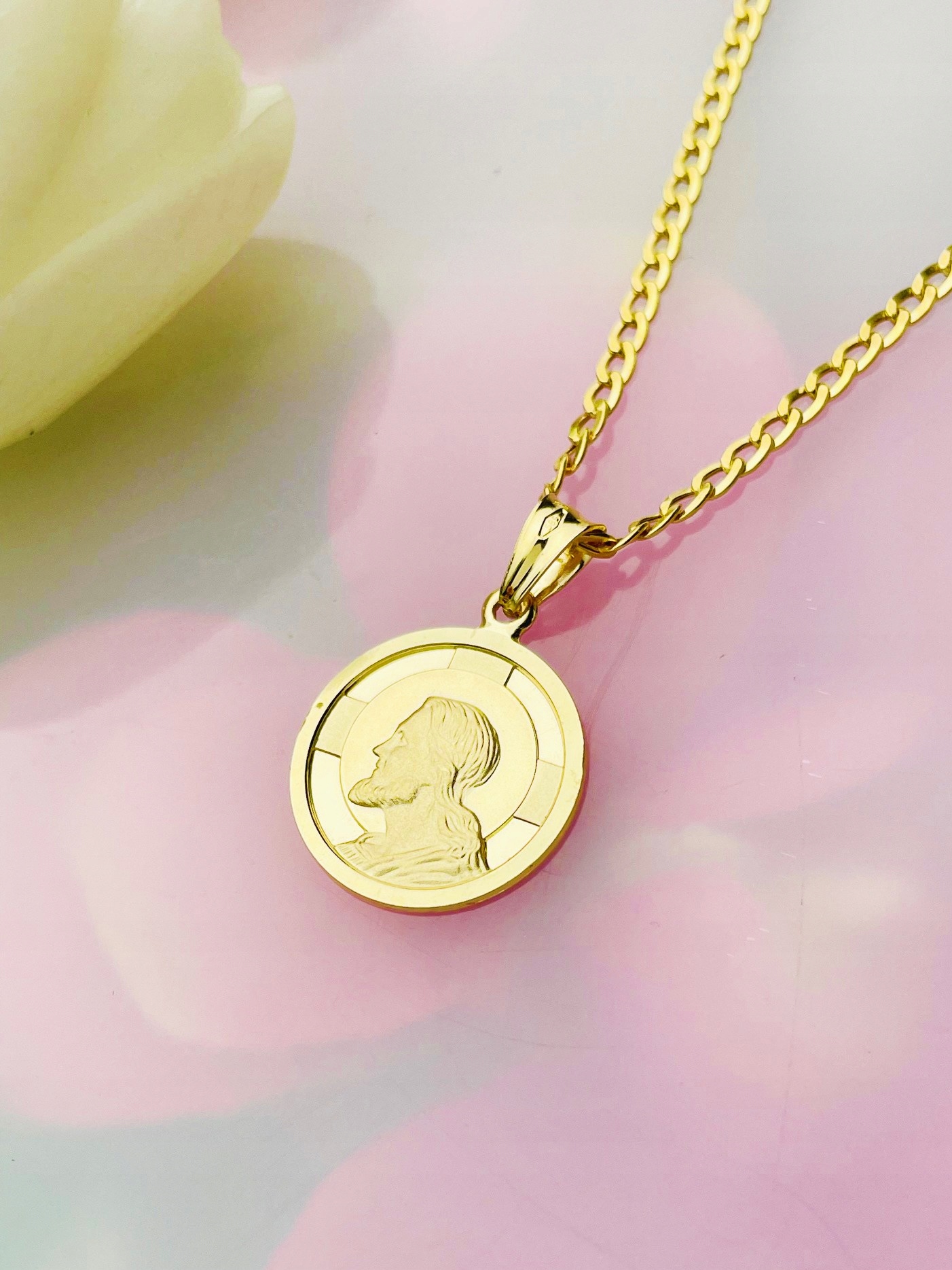 Zlatý Medailonek Přívěsek Pán Ježíš Křest Svaté Přijímání