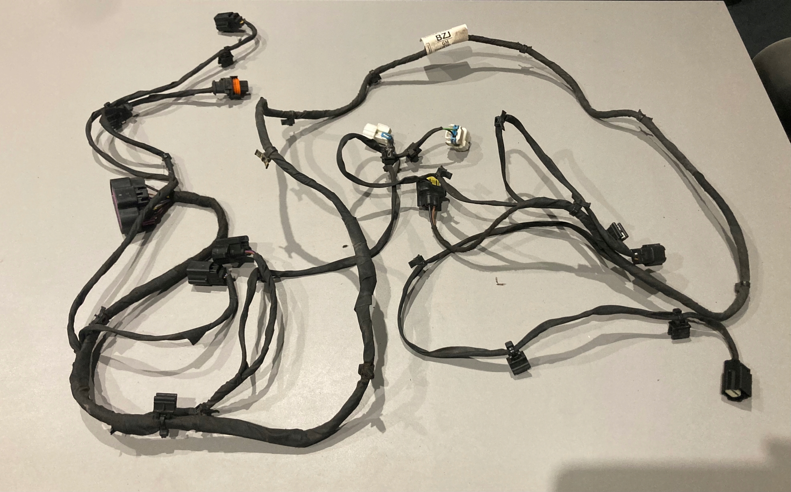 13374985 - OPEL ASTRA J IV жгут проводов бампера PDC передний 4XPDC