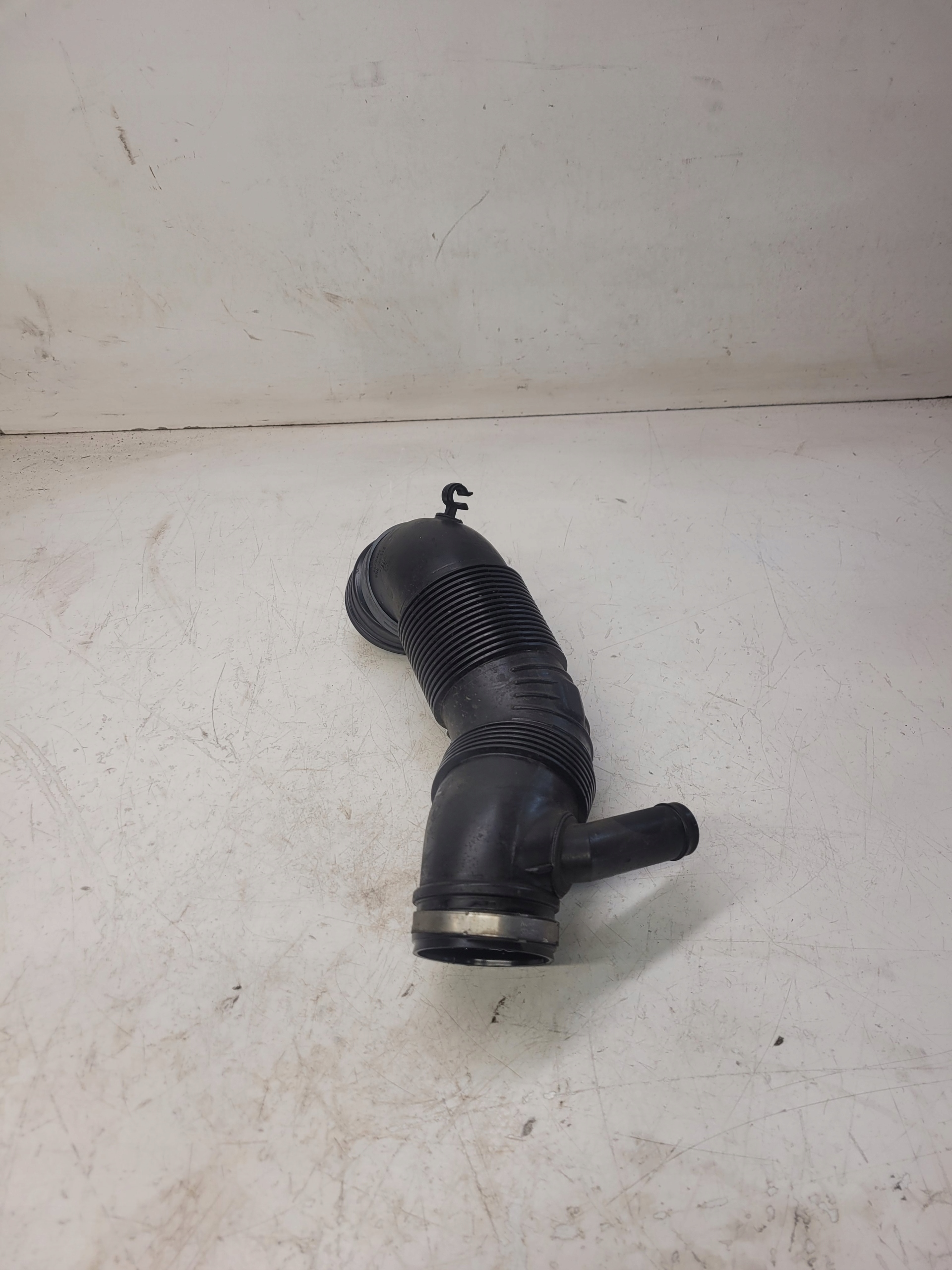 suction pipe air AUDI VW SKODA 5N0128656