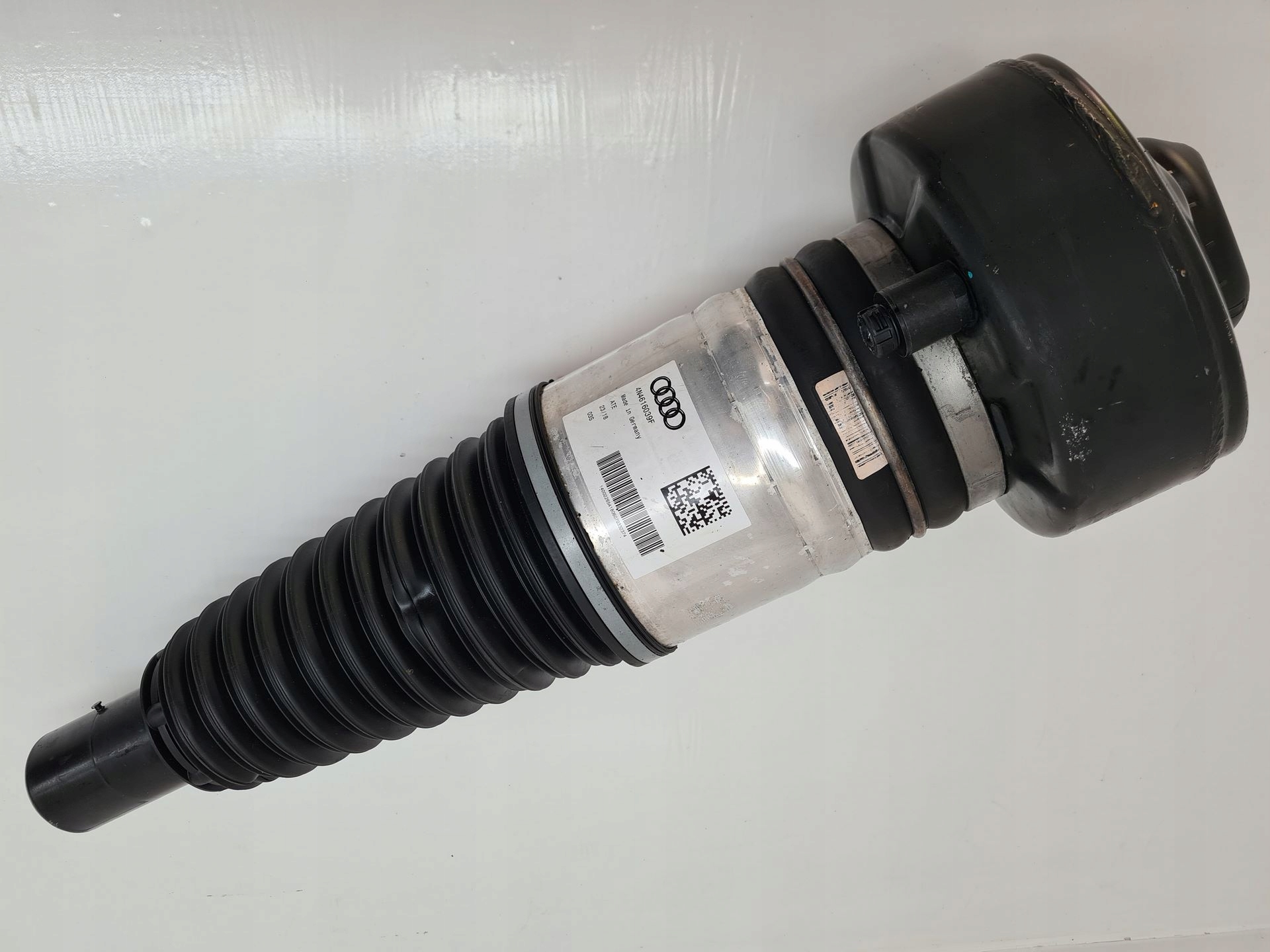 AUDI A8 D5 АМОРТИЗАТОРn4616039kn4616040k