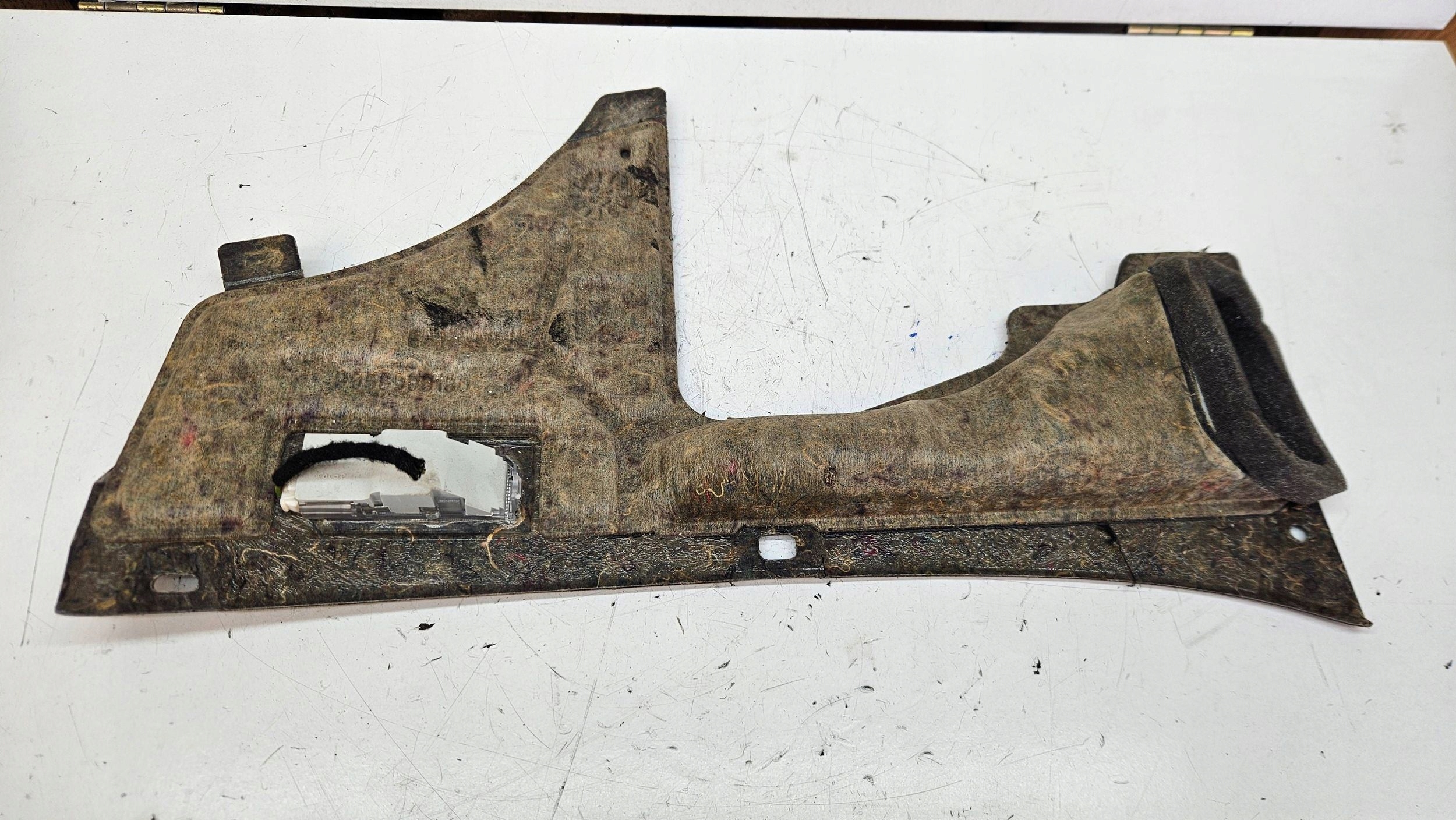 Peugeot RCZ cover lower left consoles centralnej