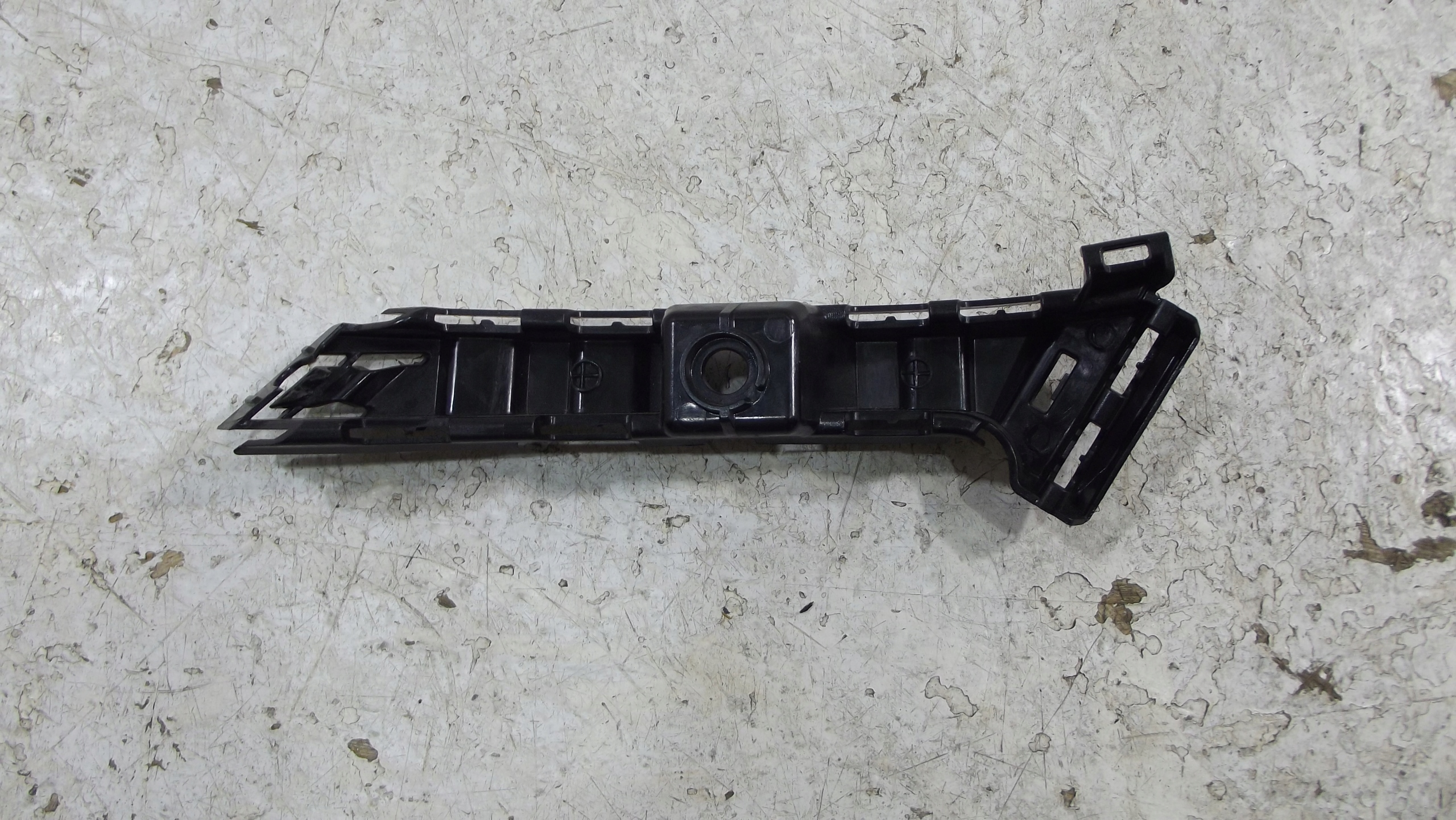 Mercedes E Klasa W213 bumper bracket right rear part A2138850465