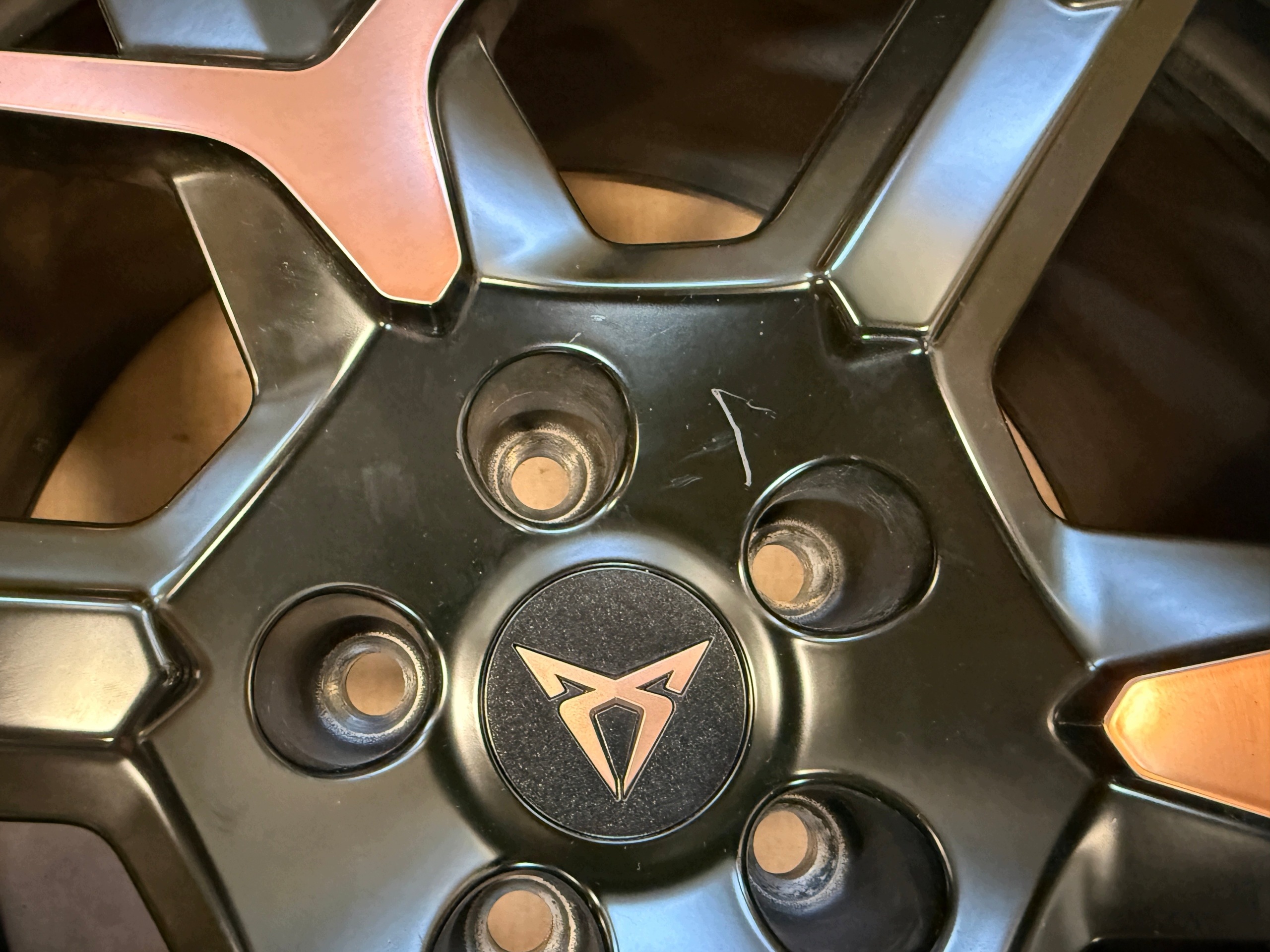 CUPRA LEON 5FA wheels discs 235/35R19 PIRELLI