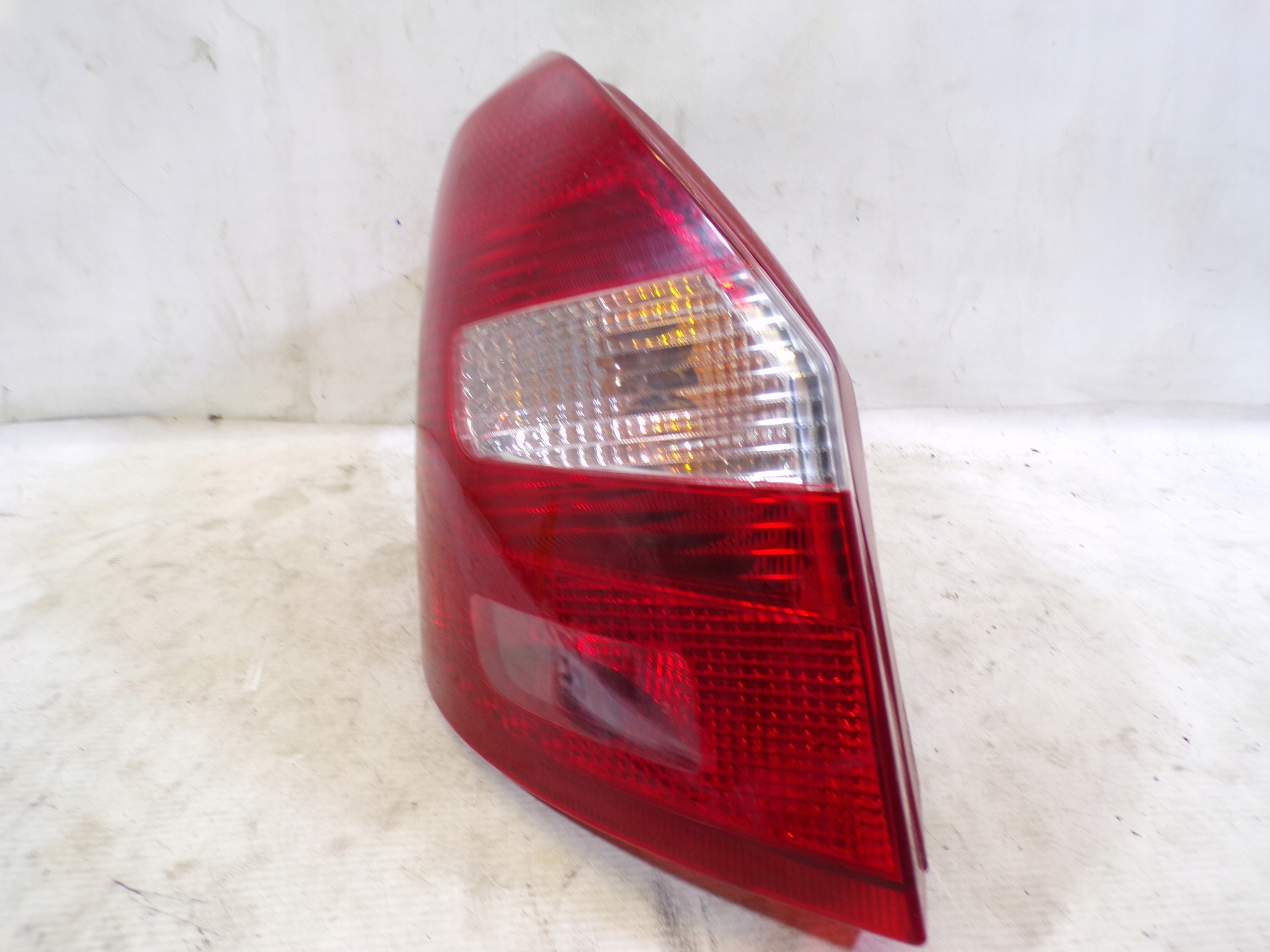 light rear rear part left SKODA FABIA 2 II KOMBI (1) (K1)