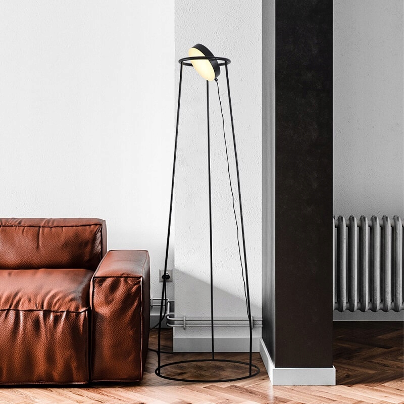 Metalowa Lampa Podłogowa Loft Czarna Kolor czarny
