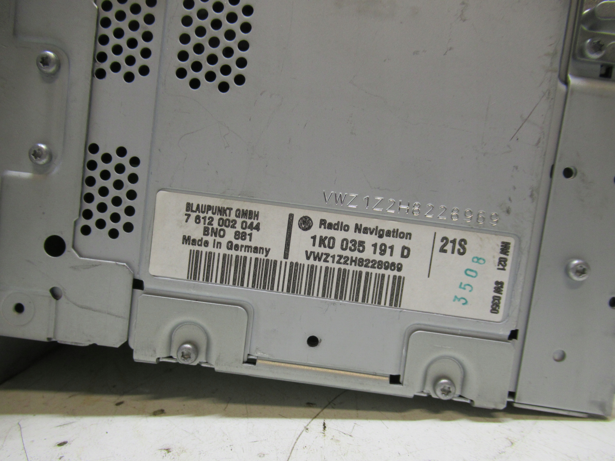 VW PASSAT B6 08R RADIO Navigation 1K0035191D