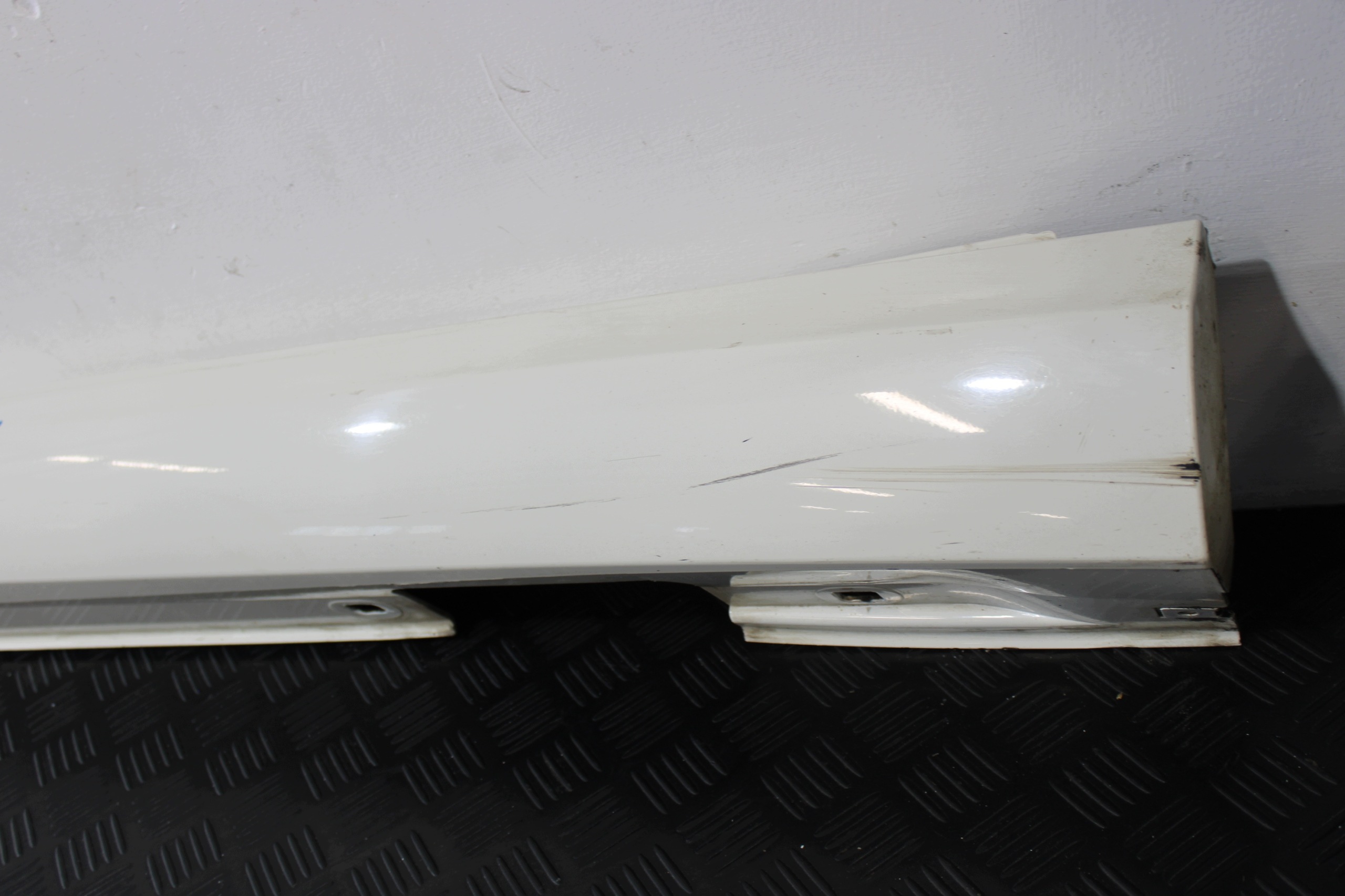 moulding cap threshold threshold left A2466901340 MERCEDES CLA W117 2,2 CDI
