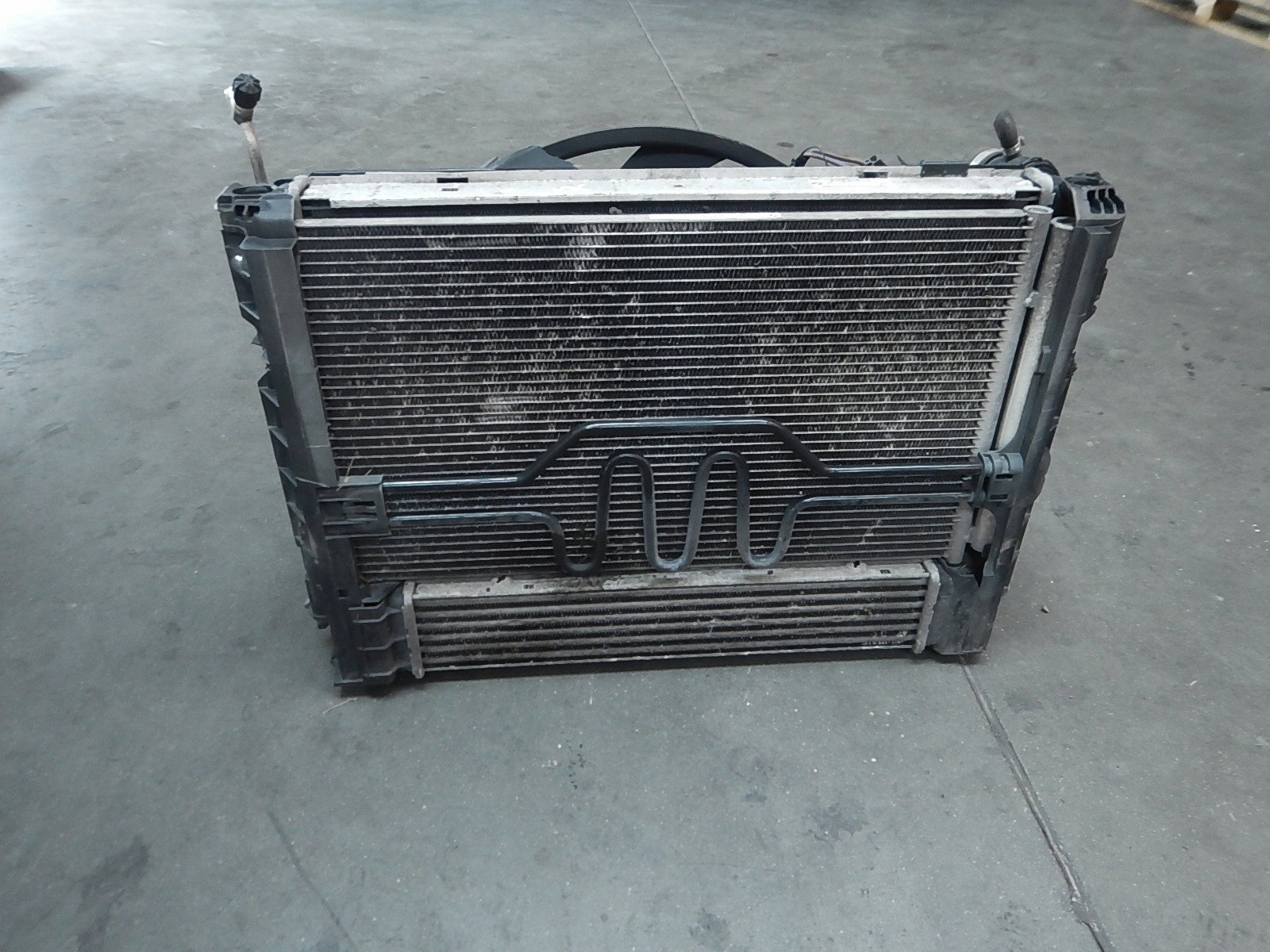 KOMPLET CHLODNIC WENTYLATOR BMW X1 E84 2.0D