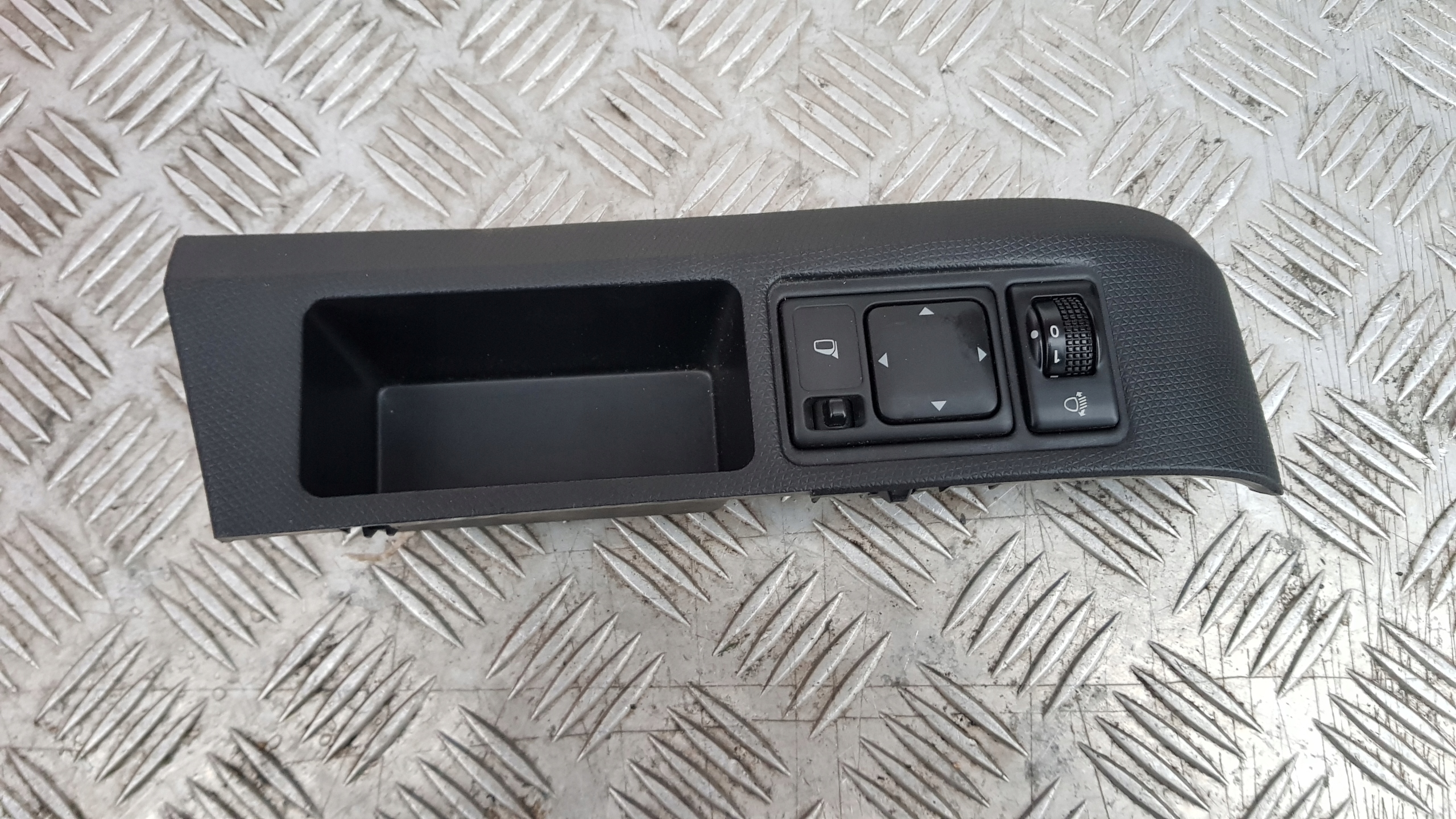 NISSAN MICRA K12 switch REGULACJA of mirrors PANEL