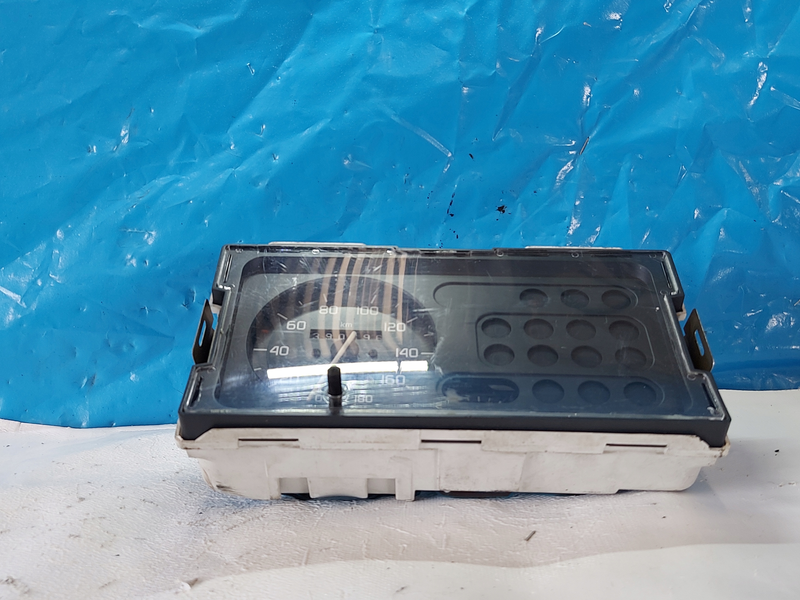 dials clock RENAULT RAPID 1.9 D 19681901