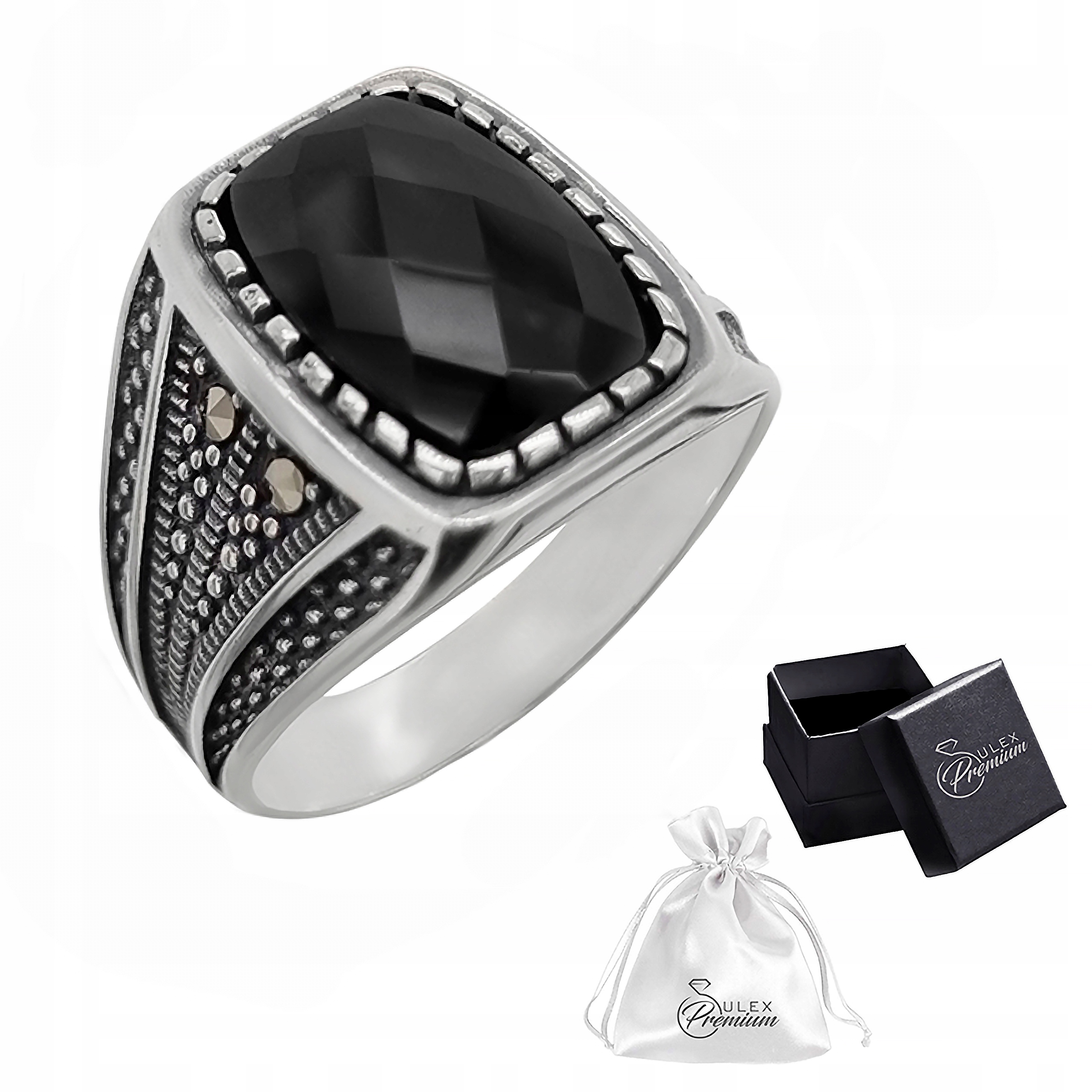 Stříbrný signet ryzost 925 Efektní prsten s fasetovaným onyxem vel. 33