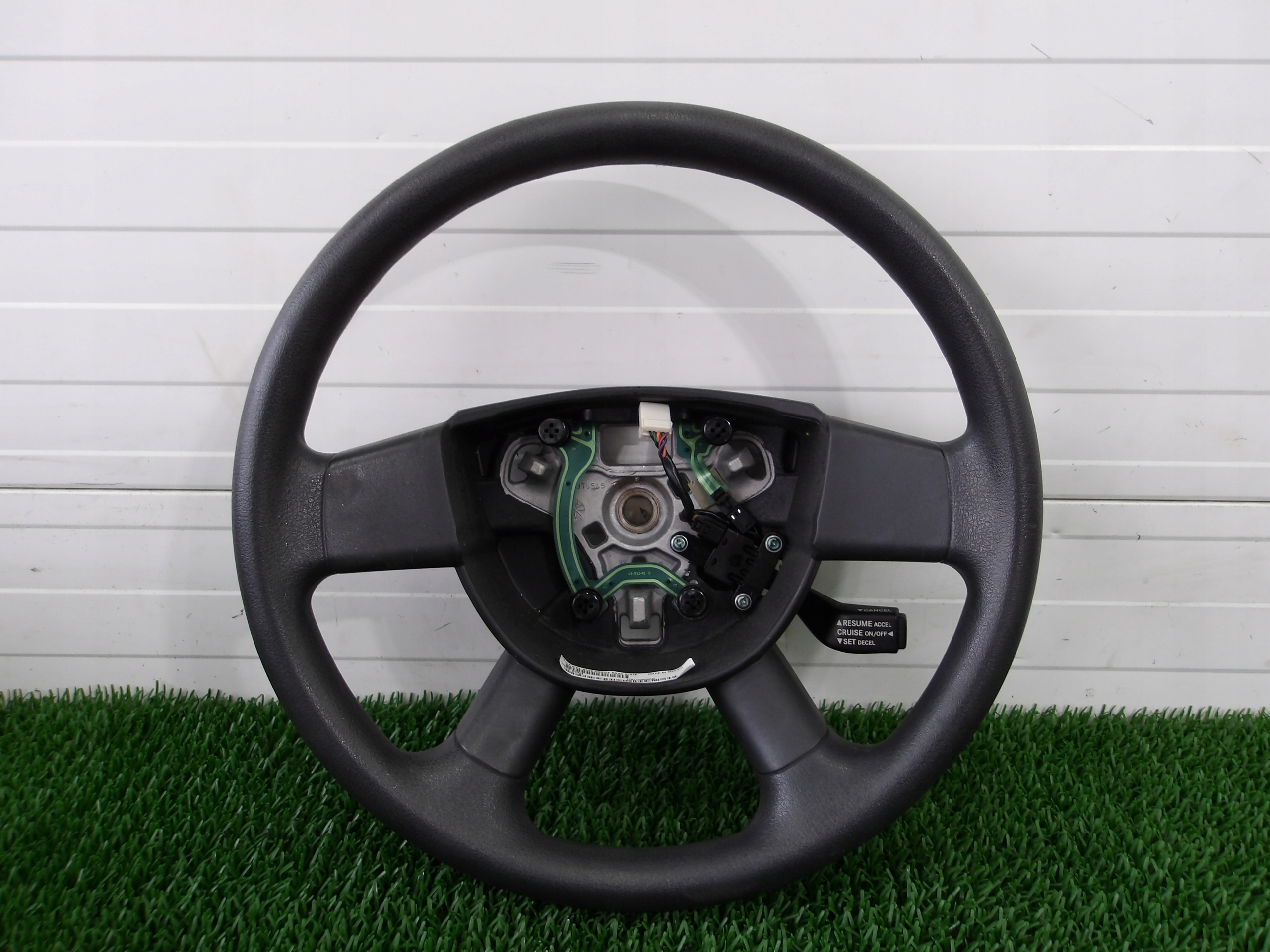 DODGE NITRO 07-11 KIEROWNICA ZWYKŁA TEMPOMAT OE