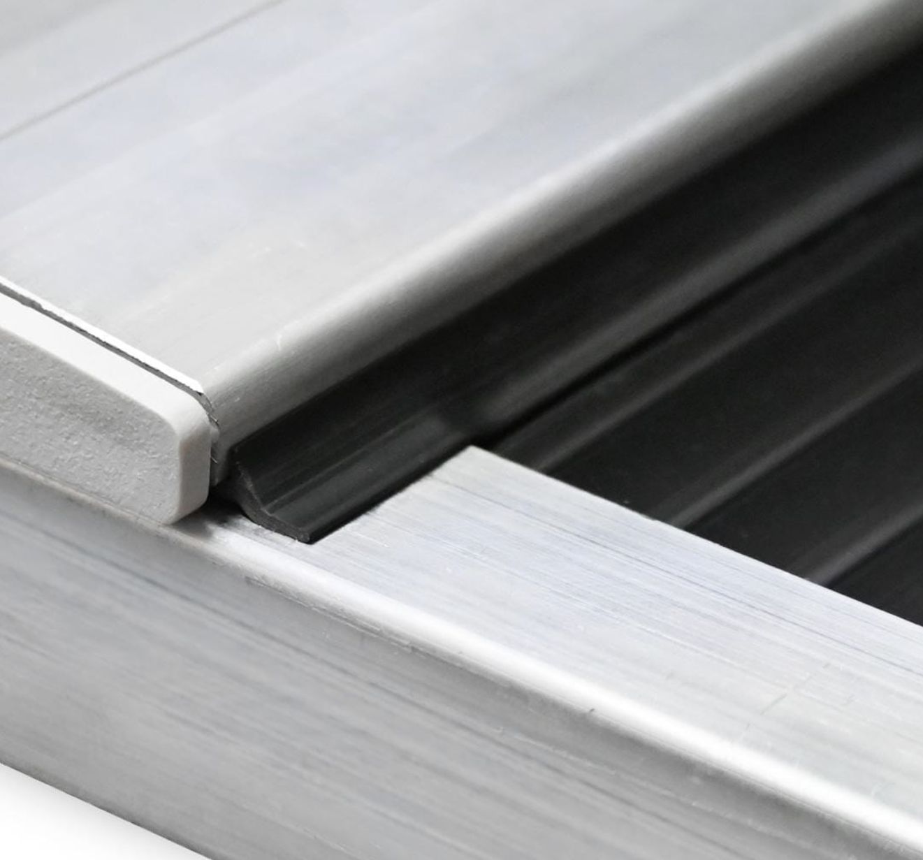 Uszczelka Uszczelki KP2 do poliwęglanu do profili ALU. górnych i dolnych Szerokość produktu 12.5 cm