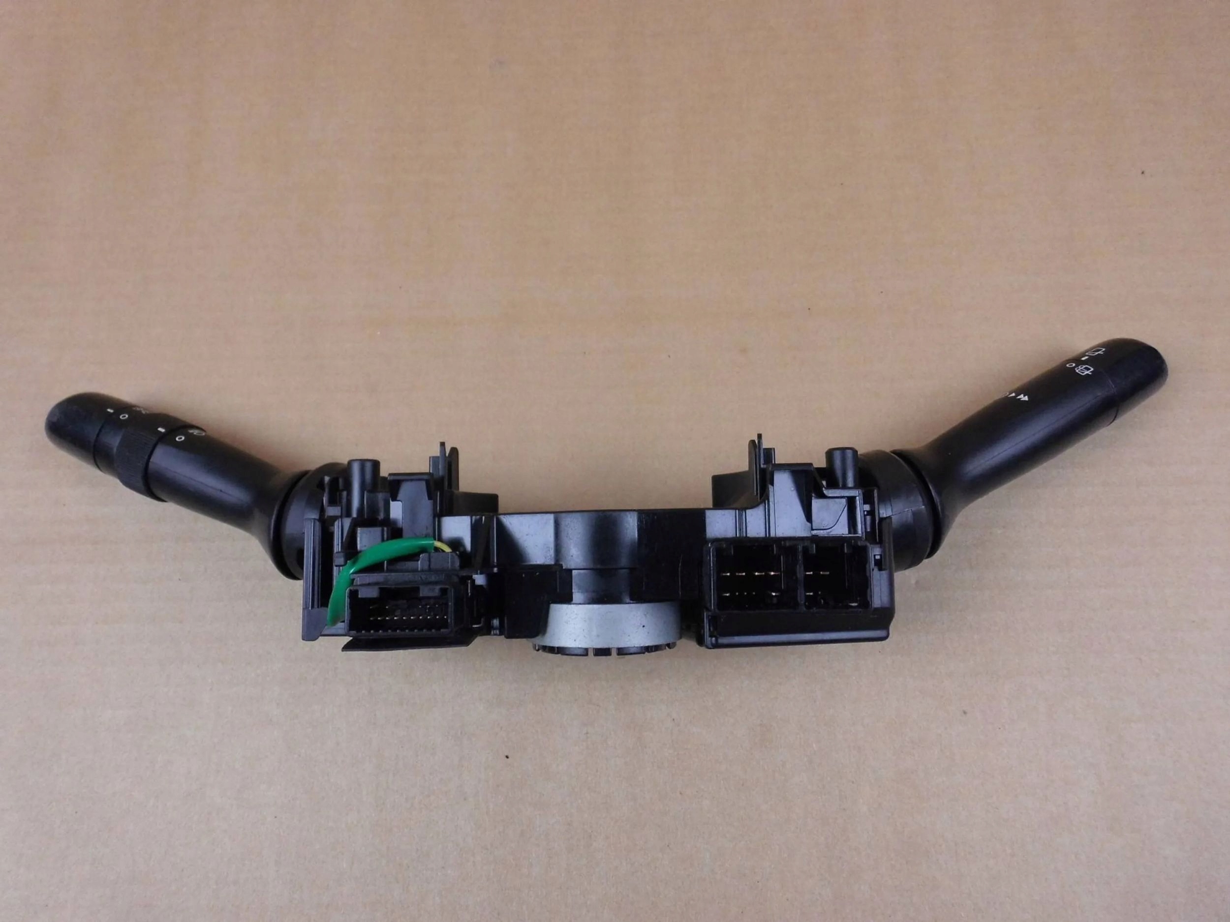 Toyota Yaris III Interruttore comando luci indicatori di direzione tergicristalli DEVIO LUCI DEVIO