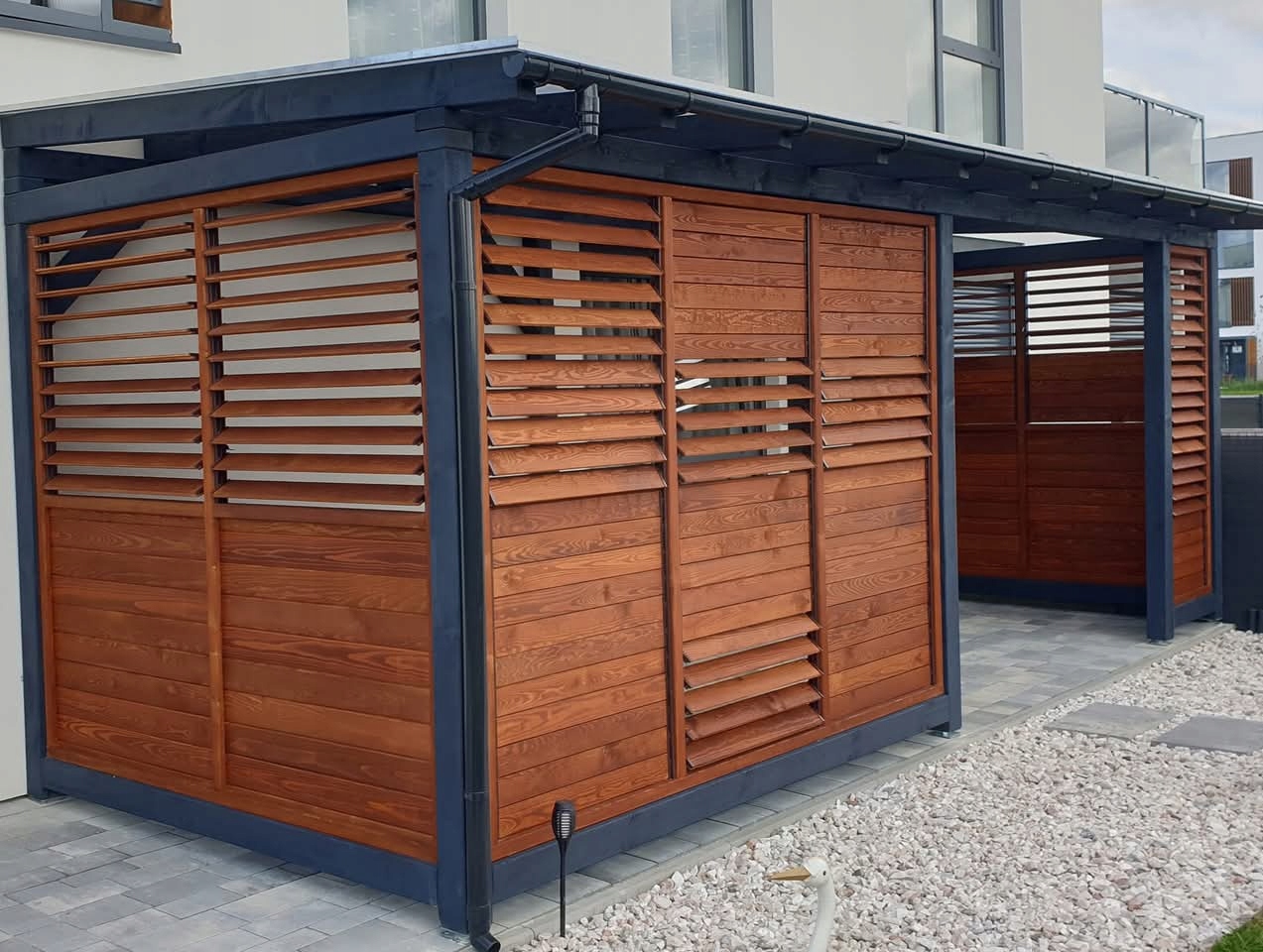 System prowadzący żaluzji. Stal 100 Antracyt. Długość całkowita 109 cm