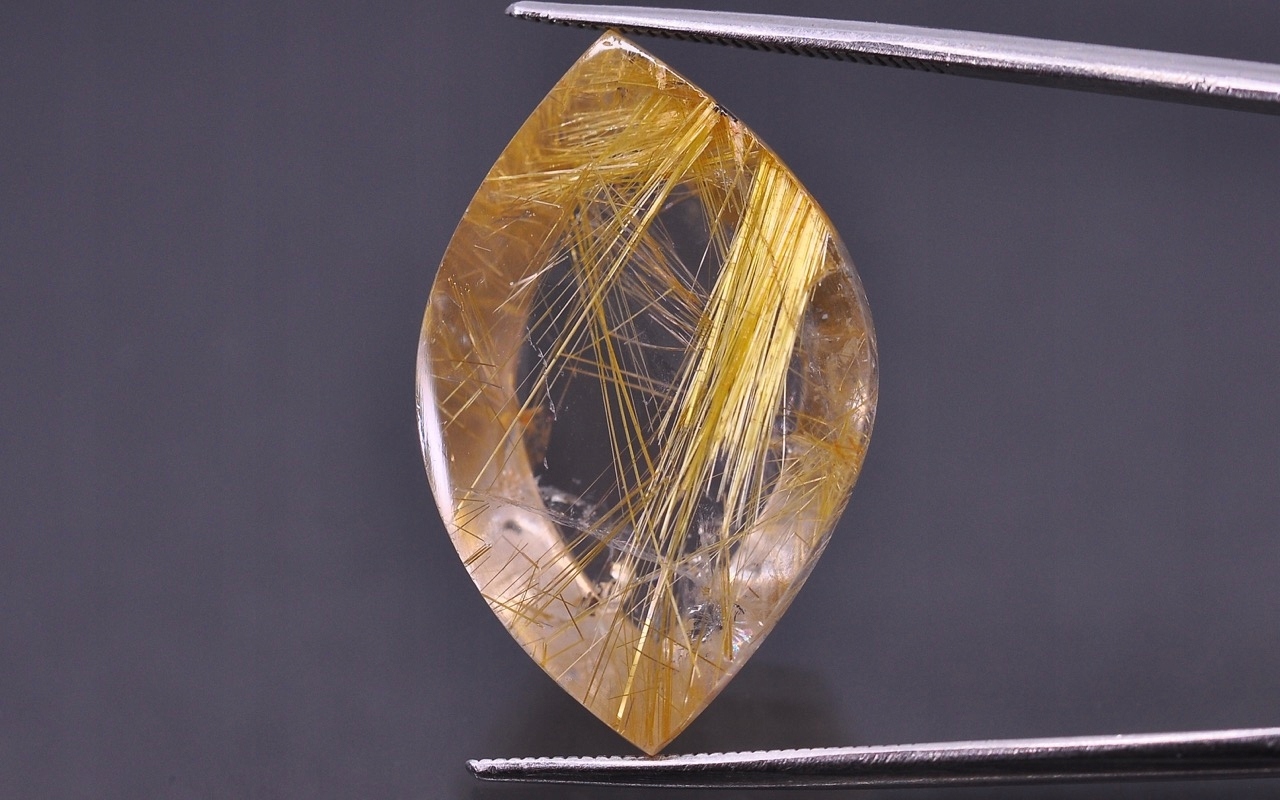 Křemen s rutilovou nepravidelnou deskou 25,5x16 mm