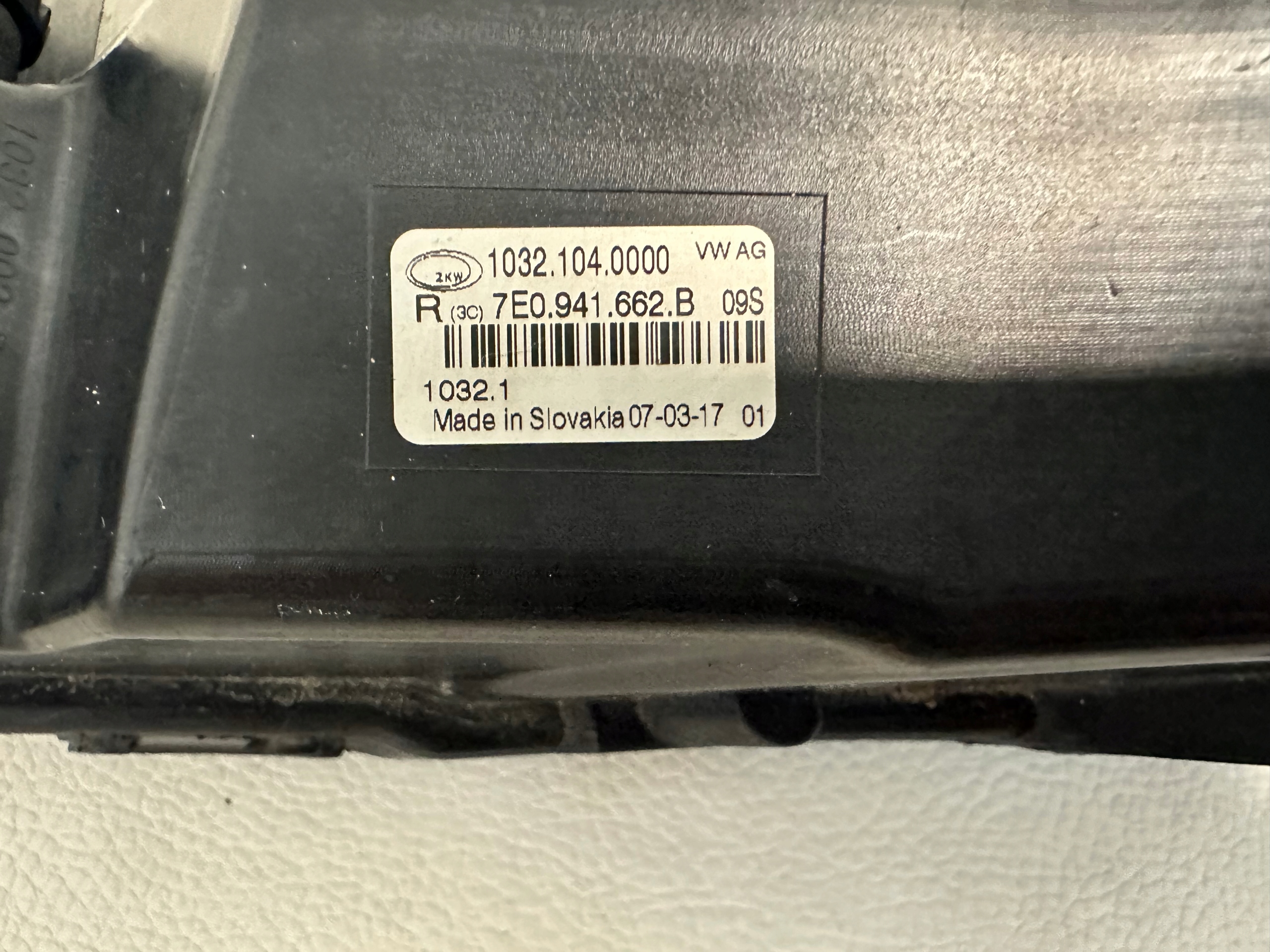 Volkswagen Transporter fog light right 7E0941662B