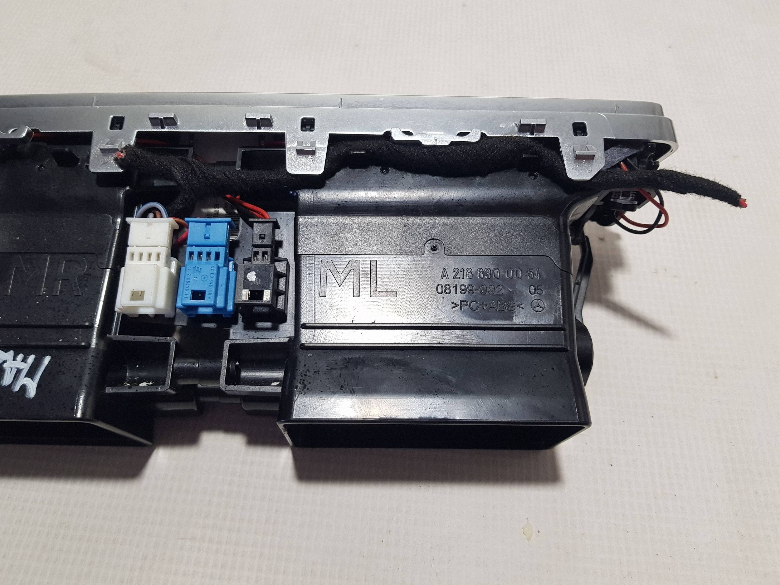 central grid KRATKI air conditioning devices MERCEDES CLS W218 clock