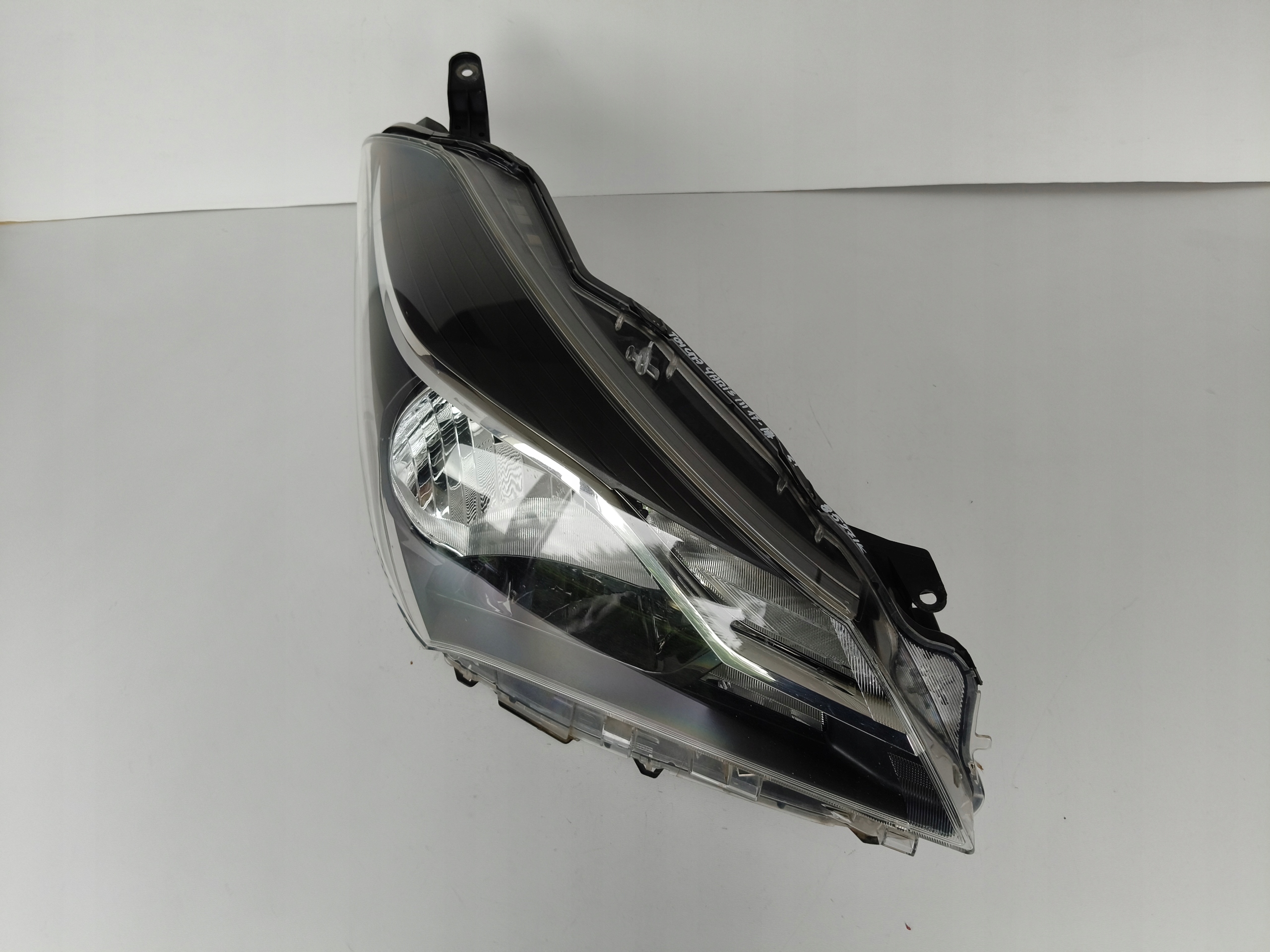 light right REFLEKTOR TOYOTA YARIS III 17- LIFT