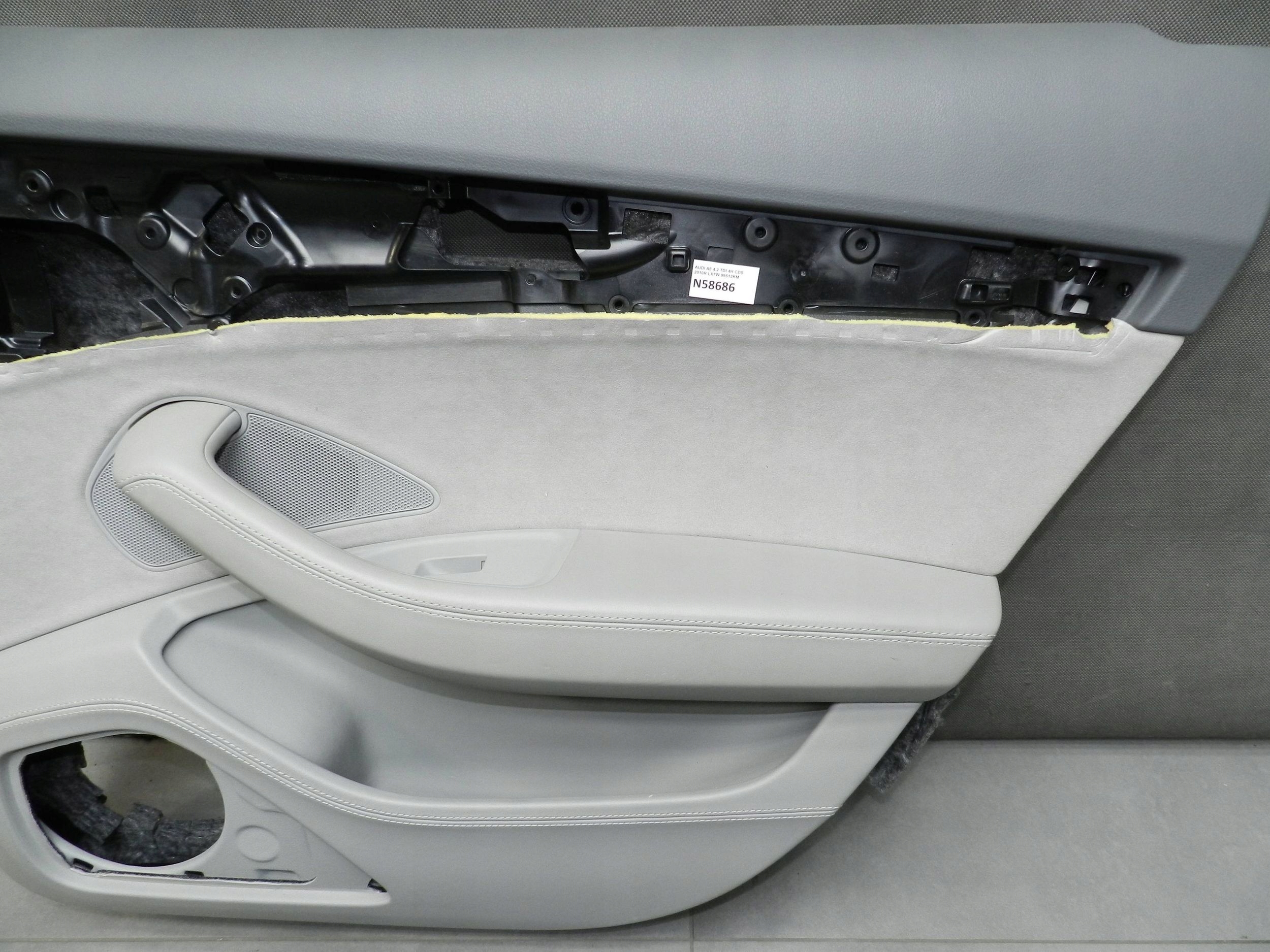 Audi A8 S8 D4 4H side door right rear part 4H0868068