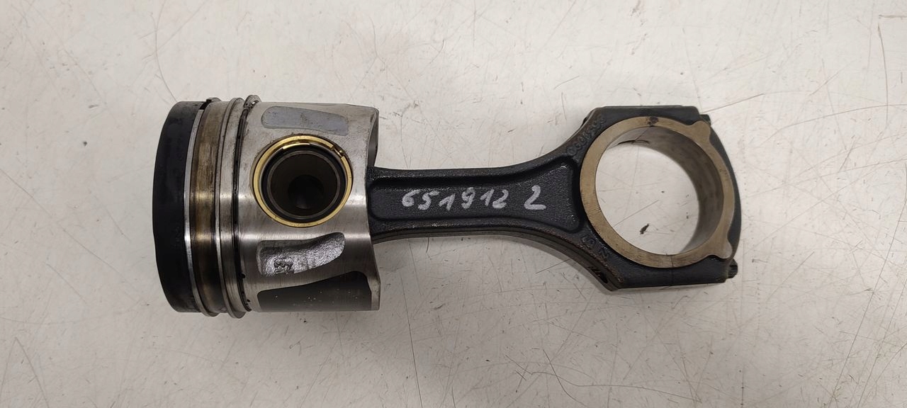 piston connecting rod Mercedes 2,2 CDI
