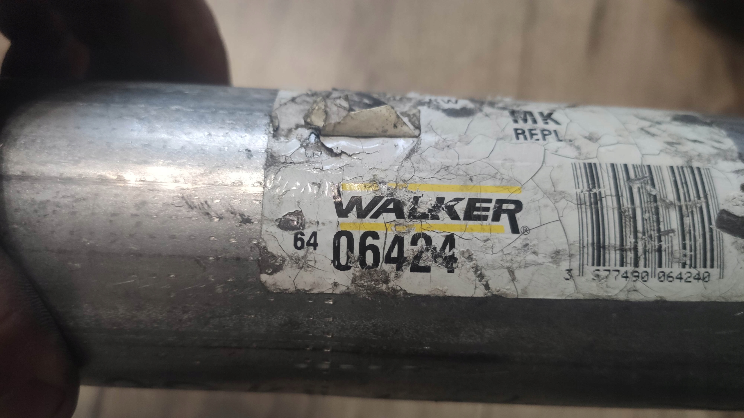 06424 - ГЛУШИТЕЛЬ ВЫХЛОПНОЙ ТРУБЫ RENAULT LAGUNA И 2.0 93-