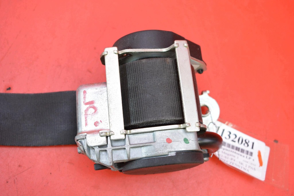 seat belt left front adjuster RENAULT MEGANE 3 III KOMBI 08-12