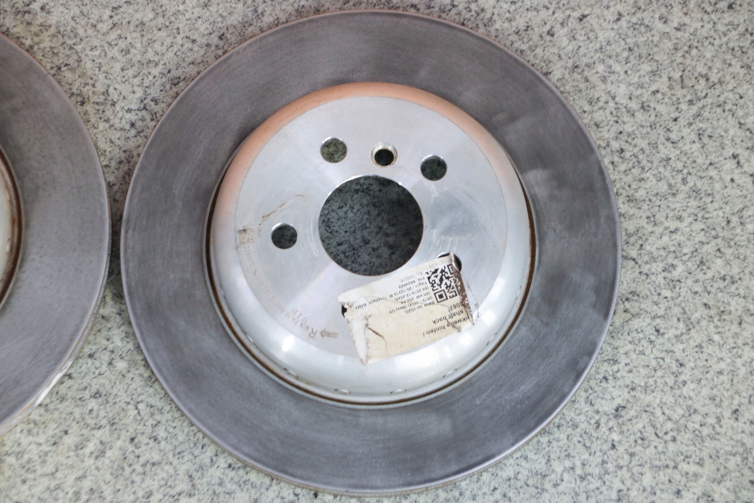 BMW G20 330i discs plates rear part 330x20 6 km !!!