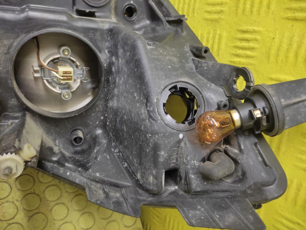RENAULT SCENIC II REFLEKTOR light right front 15810400RE