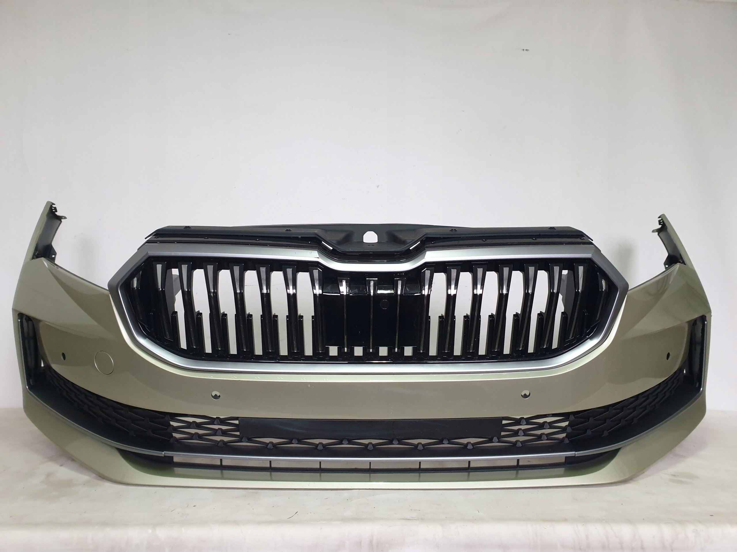 SKODA SUPERB IV 3P0 23-> bumper front front 4 x PDC cover 3P0807221