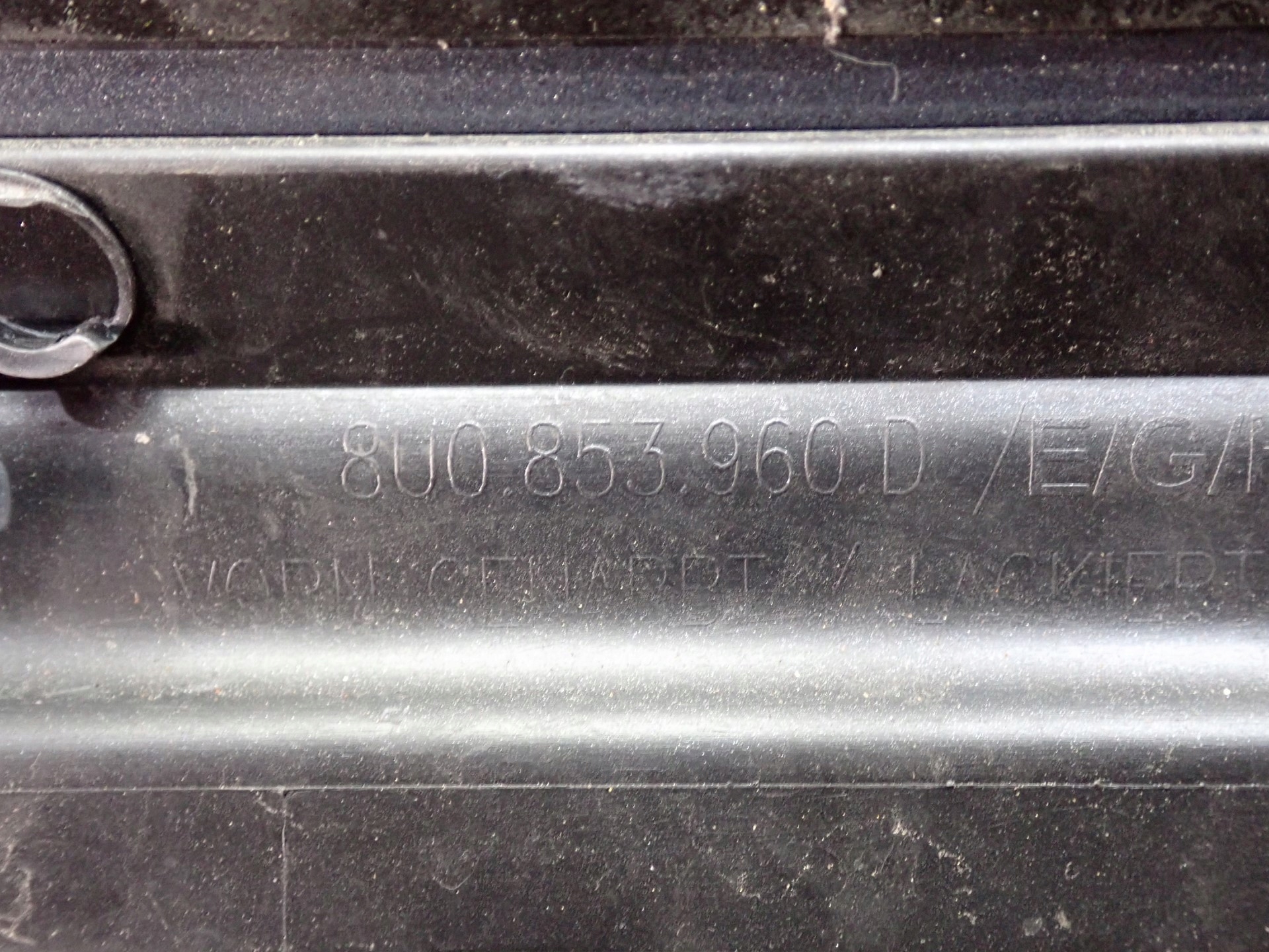 moulding for door right front AUDI Q3 8U0853960D