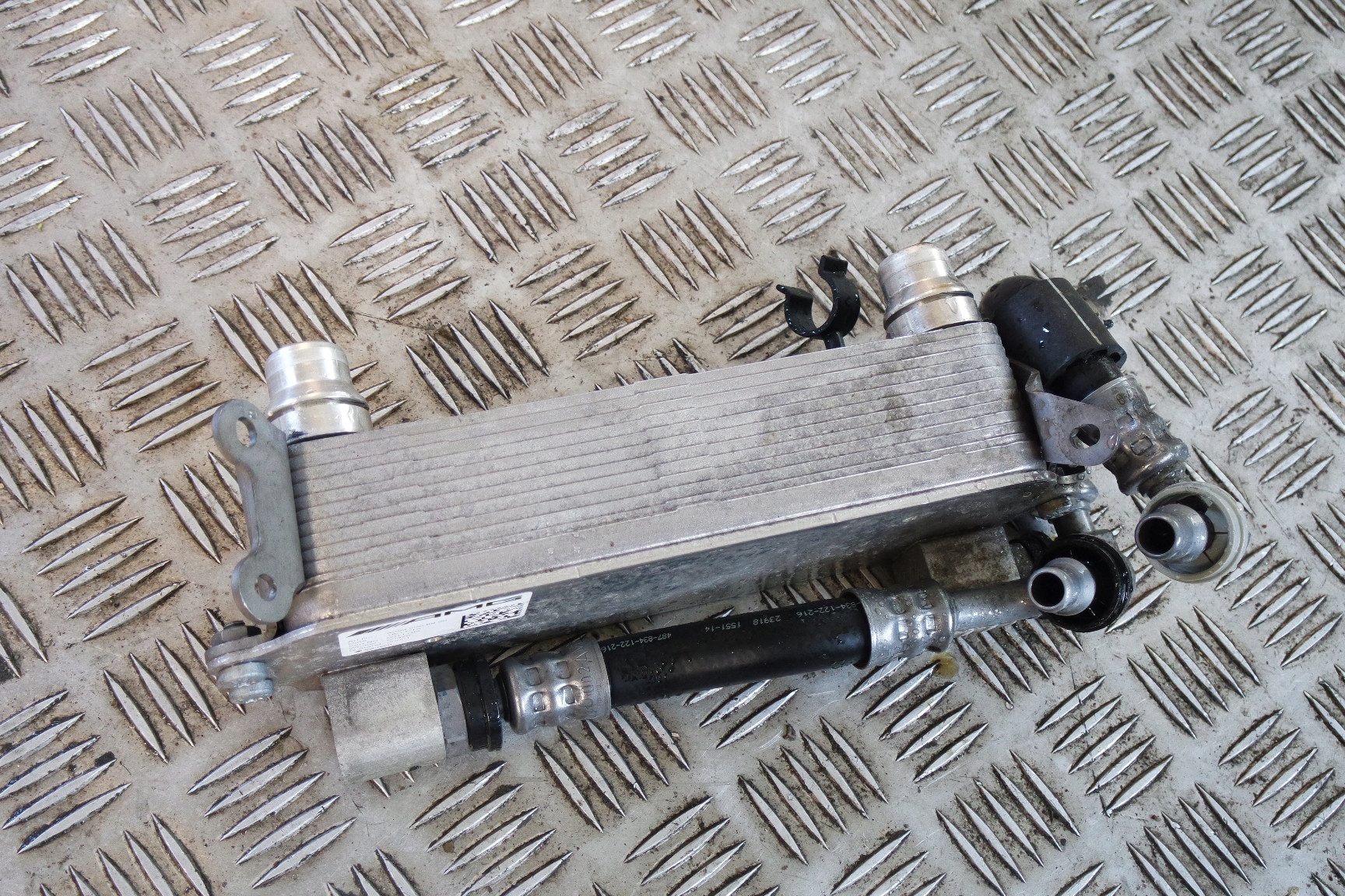 Охладитель масла MERCEDES GT AMG X290 A0995008900