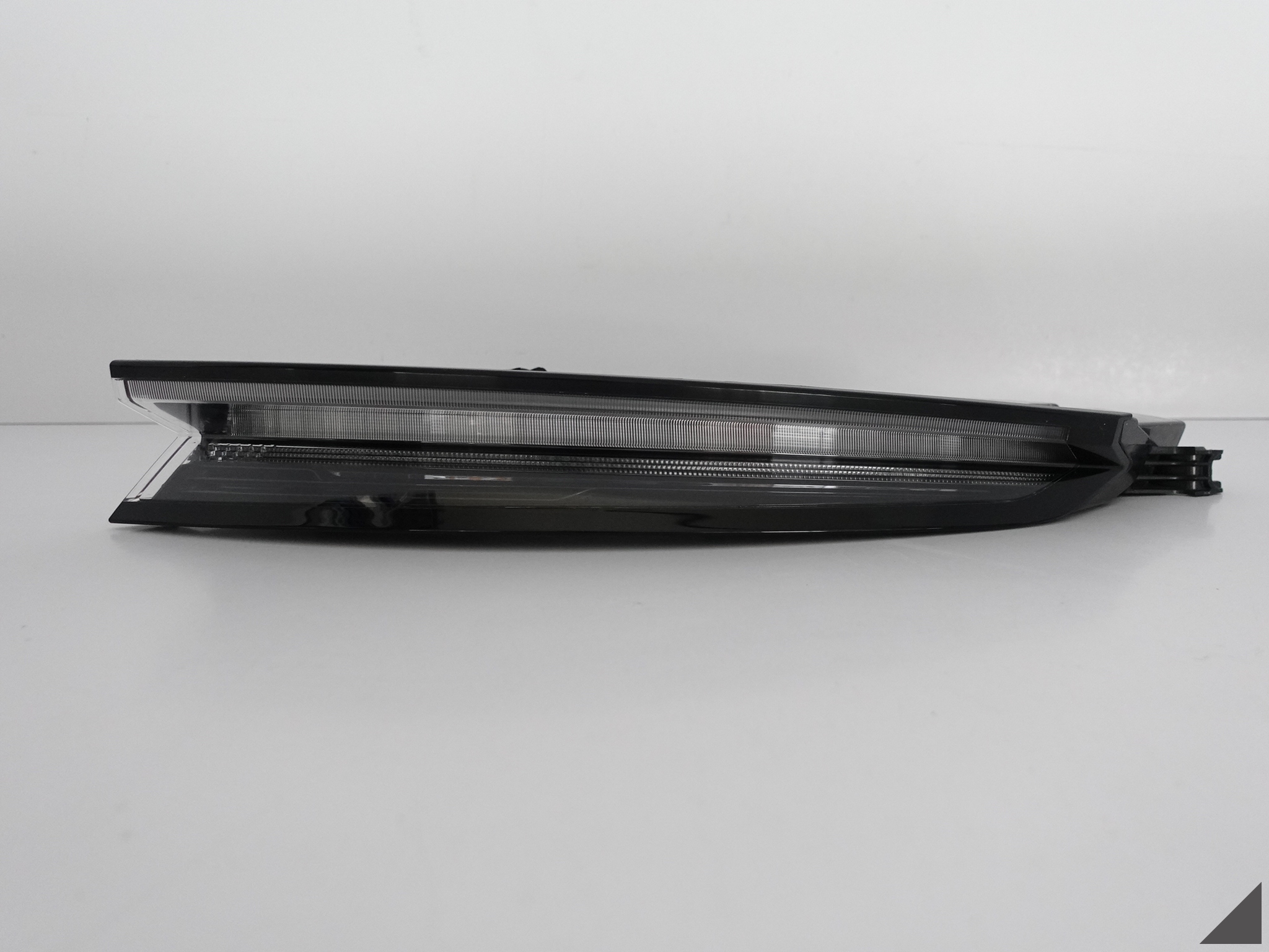 PORSCHE TAYCAN 9J1 BASIS light right rear part EUROPA
