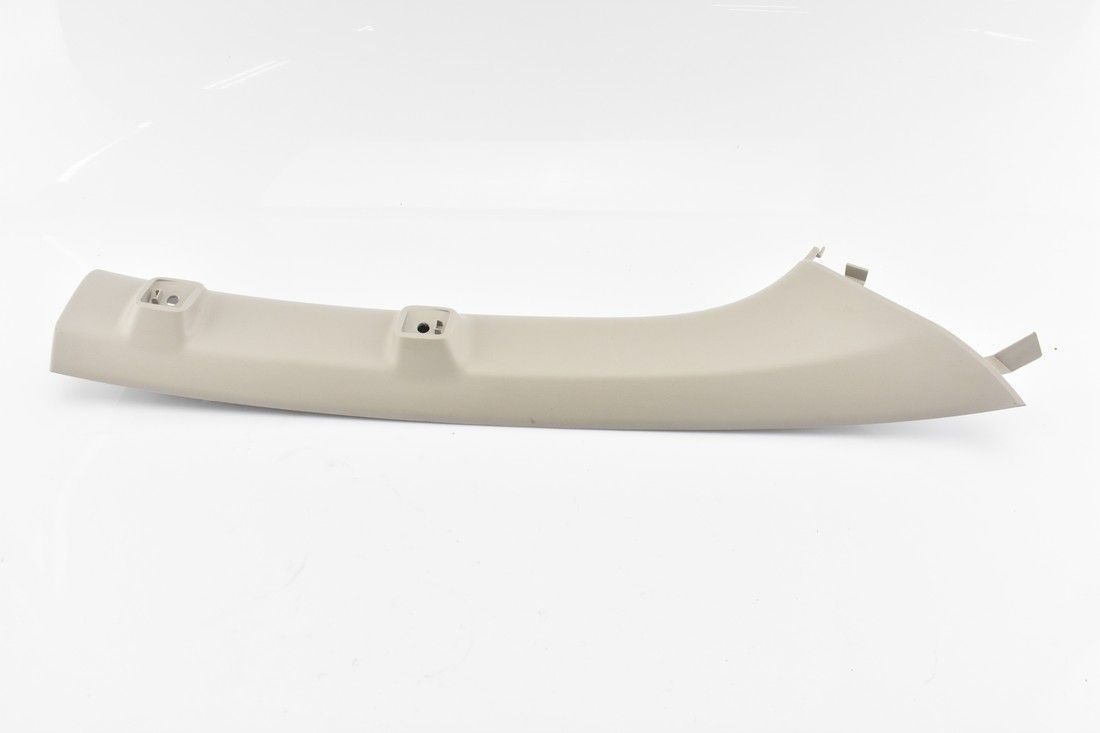 7210A358 - Накладка стойки A правая передняя MITSUBISHI L200 V 14-