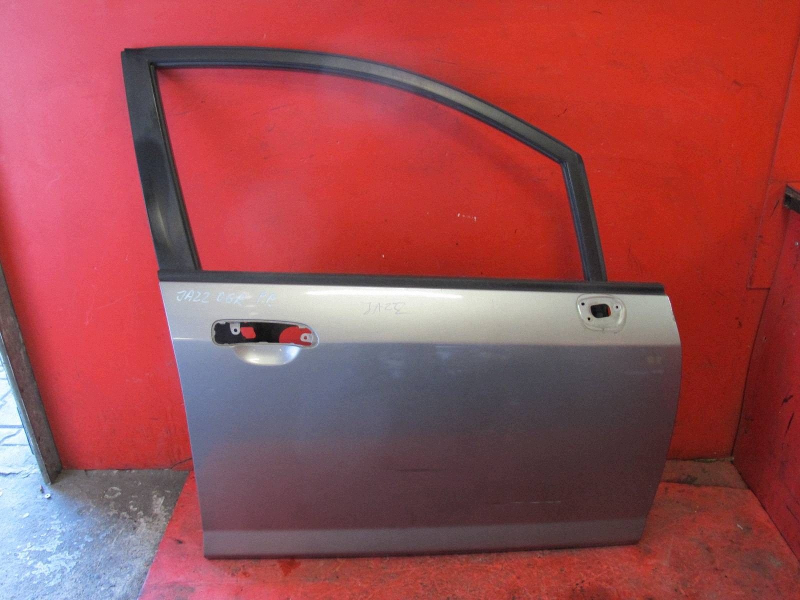Honda Jazz 2 II GE2 02- door right front front grey NH642M