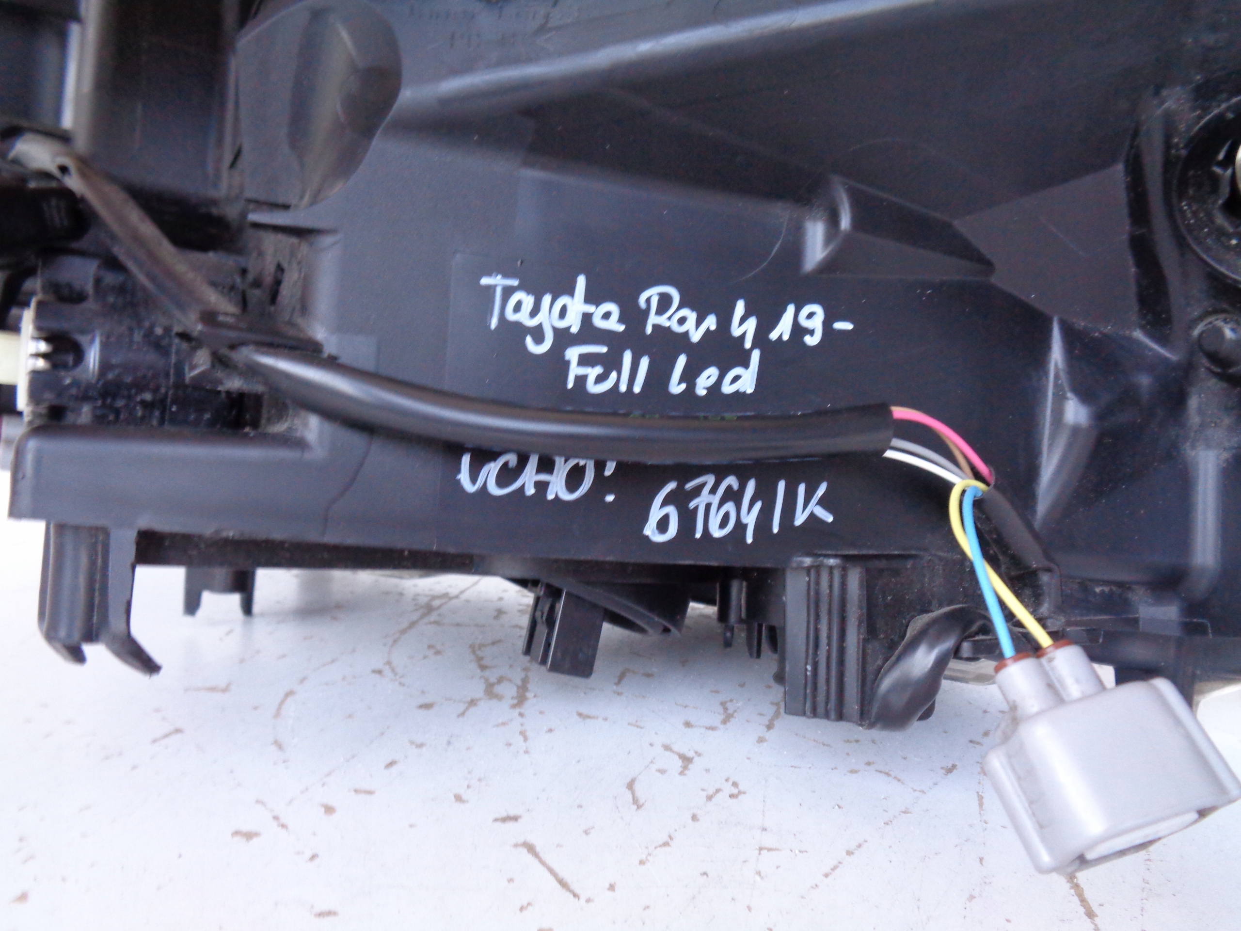 light left REFLEKTOR TOYOTA RAV 4 19- FULL LED