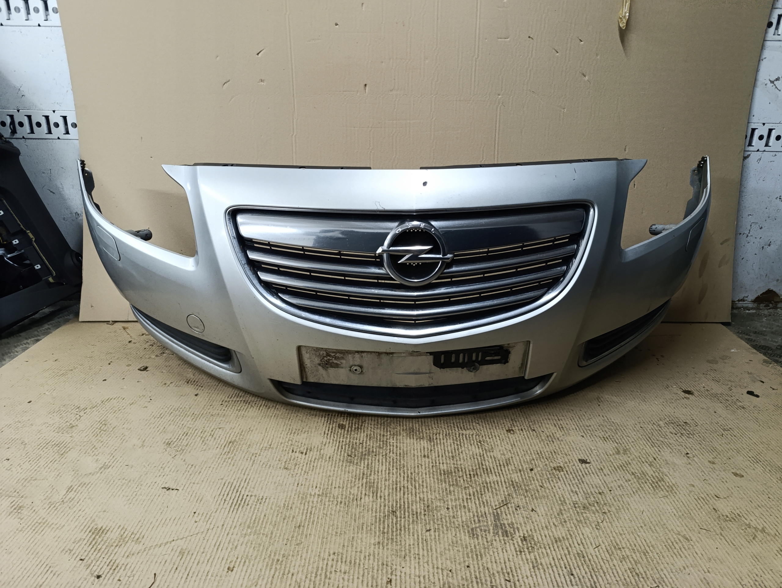 бампер передний INSIGNIA A Z176