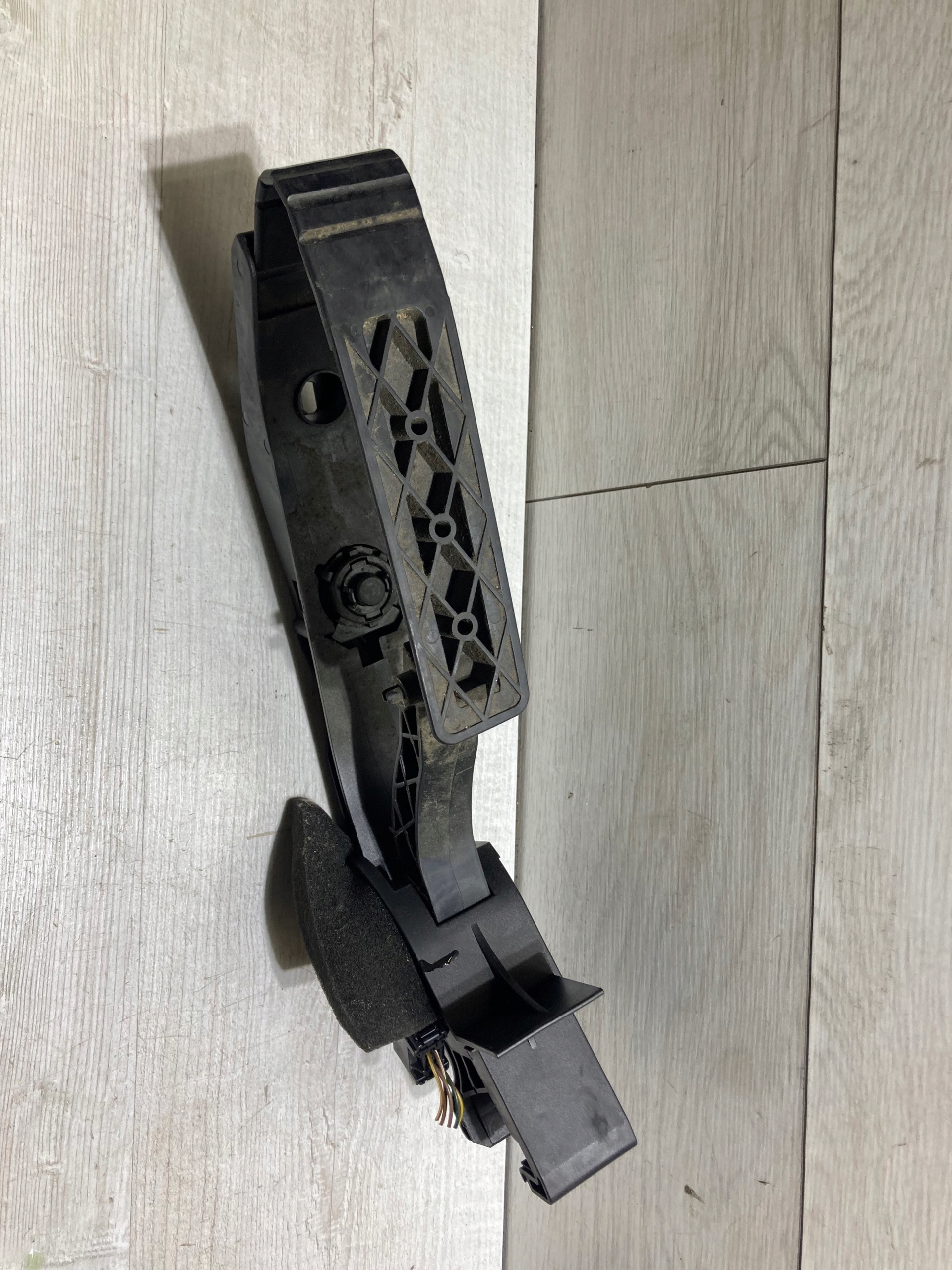 21130008040 - Потенціометр газу а2113000804 Мерседес в203 купе