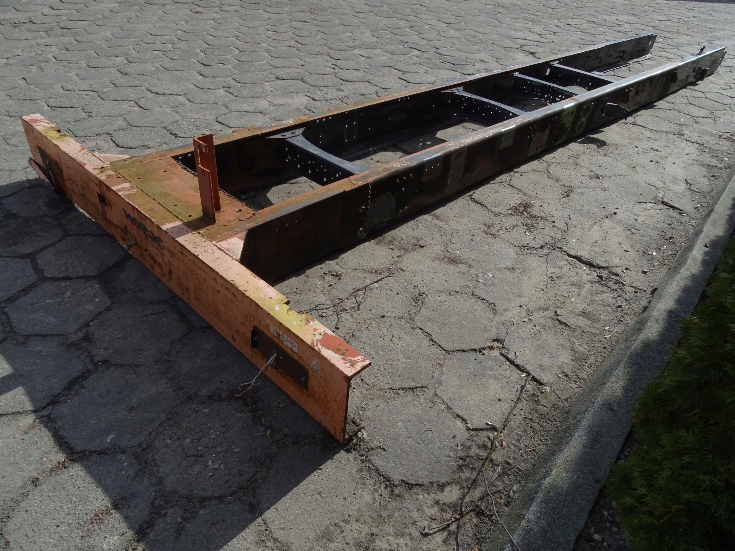 VOLVO FL6 00 06 RAMA 22 5 7 13m x 30cm 2004r 38 Car type Trucks