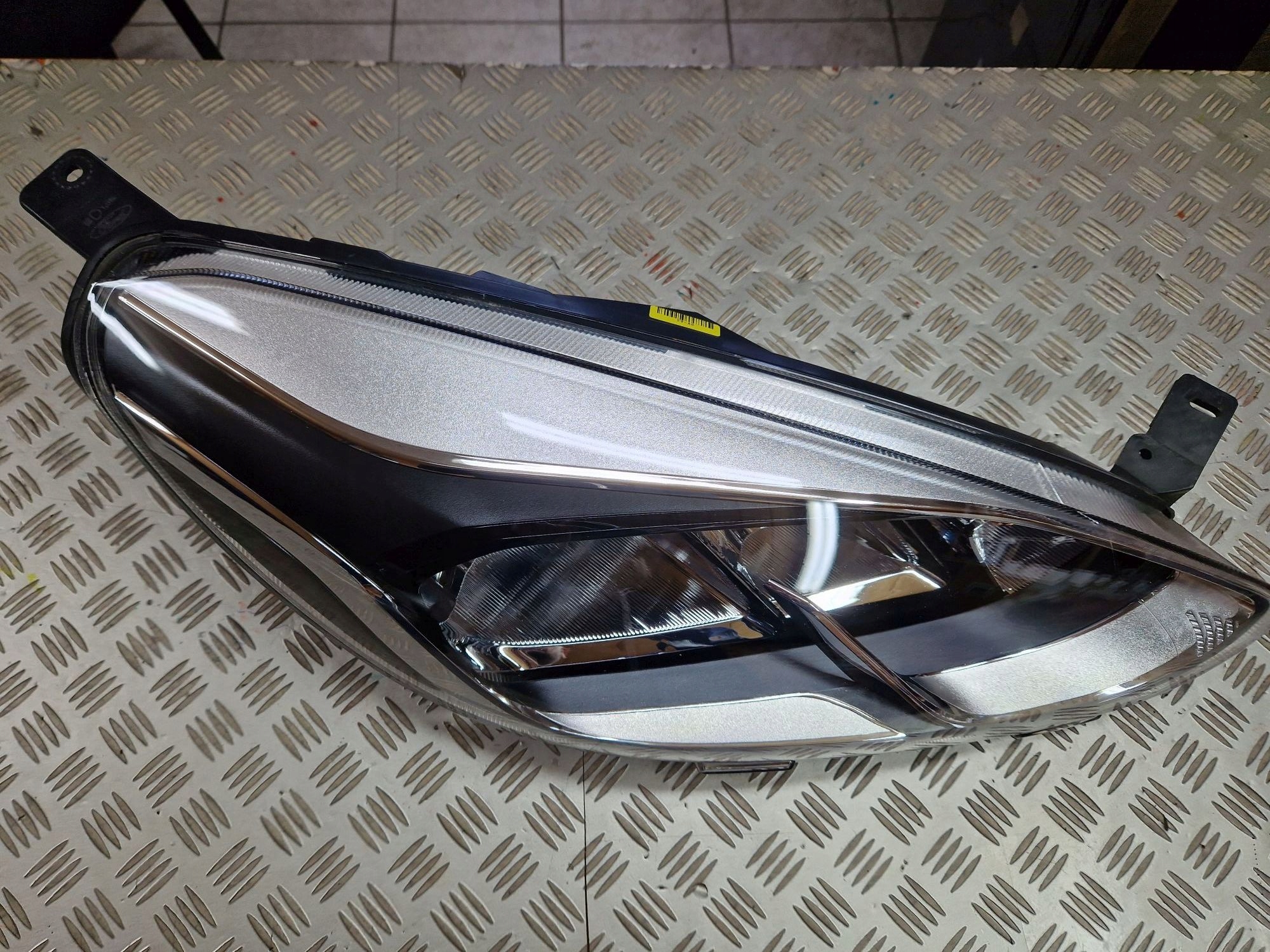 light right front FORD FIESTA MK8 2017R->